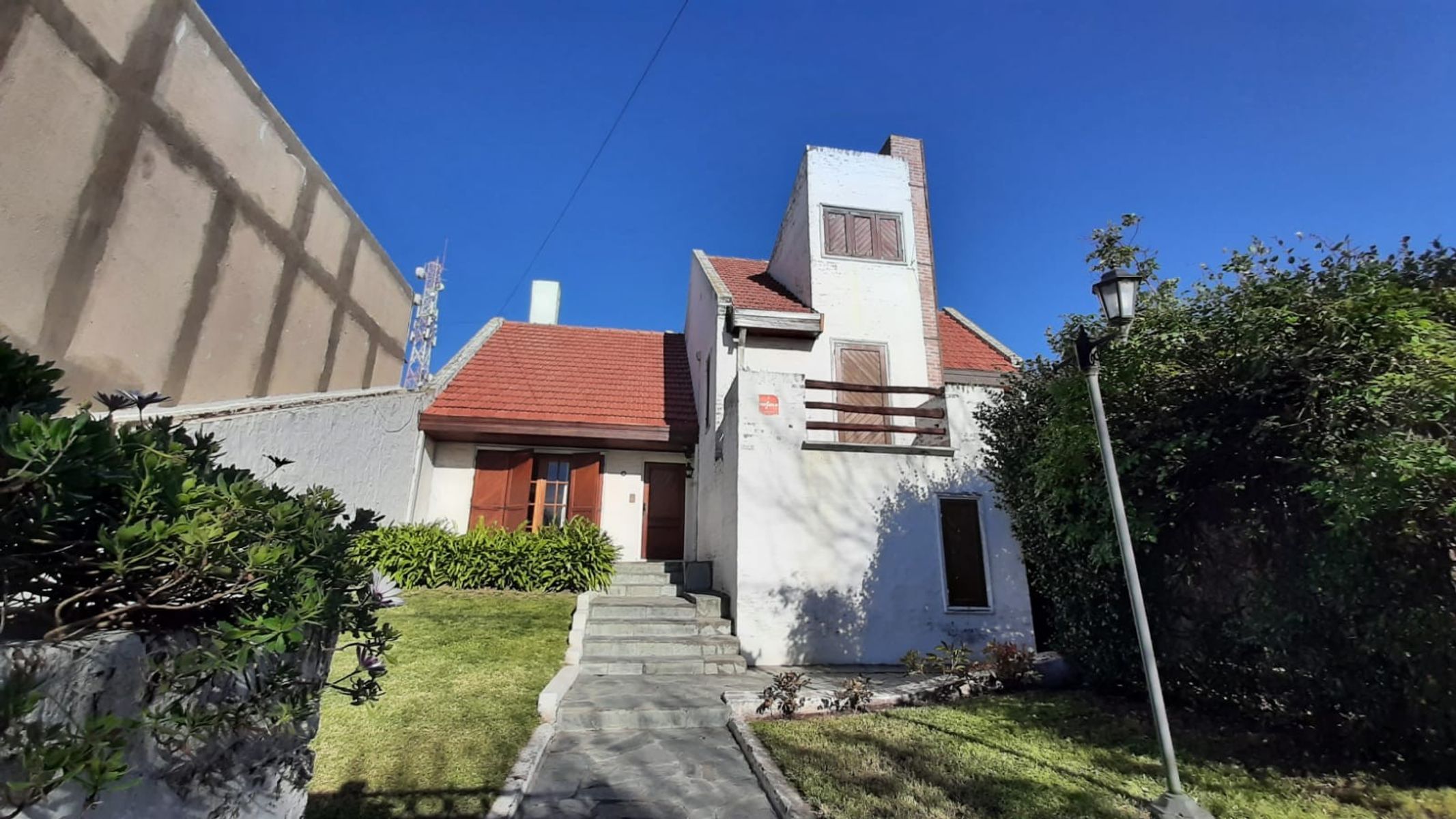 SE VENDE IMPONENTE CASA en MAGALLANES 500 — foto 2