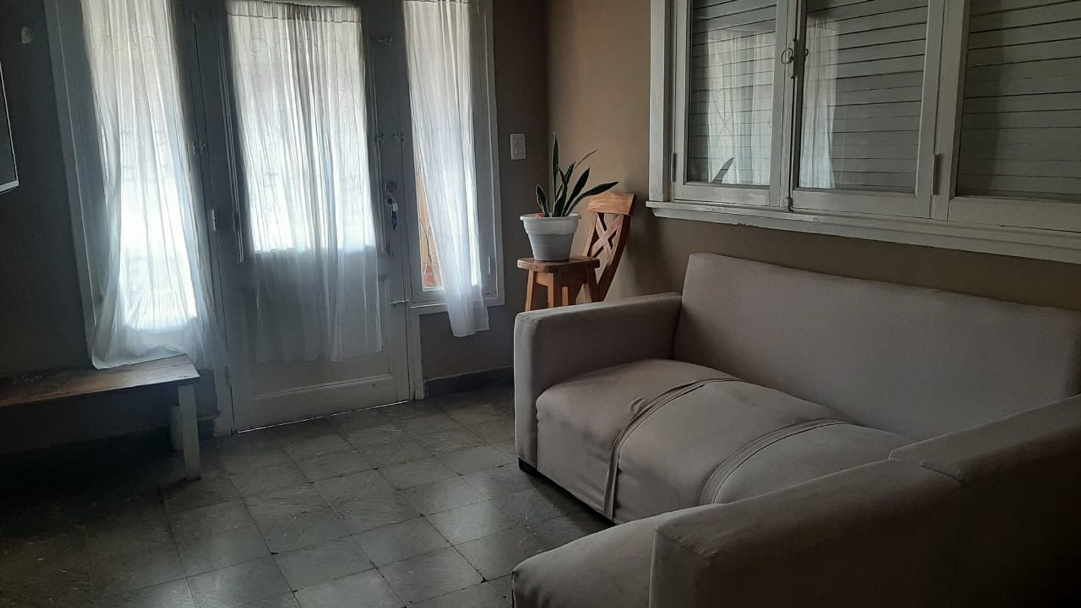 SE VENDE CASA 12 DE OCTUBRE 300 con QUINCHO — foto 3