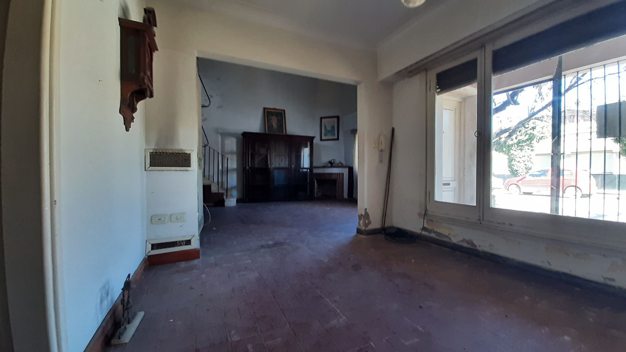 SE VENDE CASA sobre VELEZ SARSFIELD casi BELGRANO — foto 4