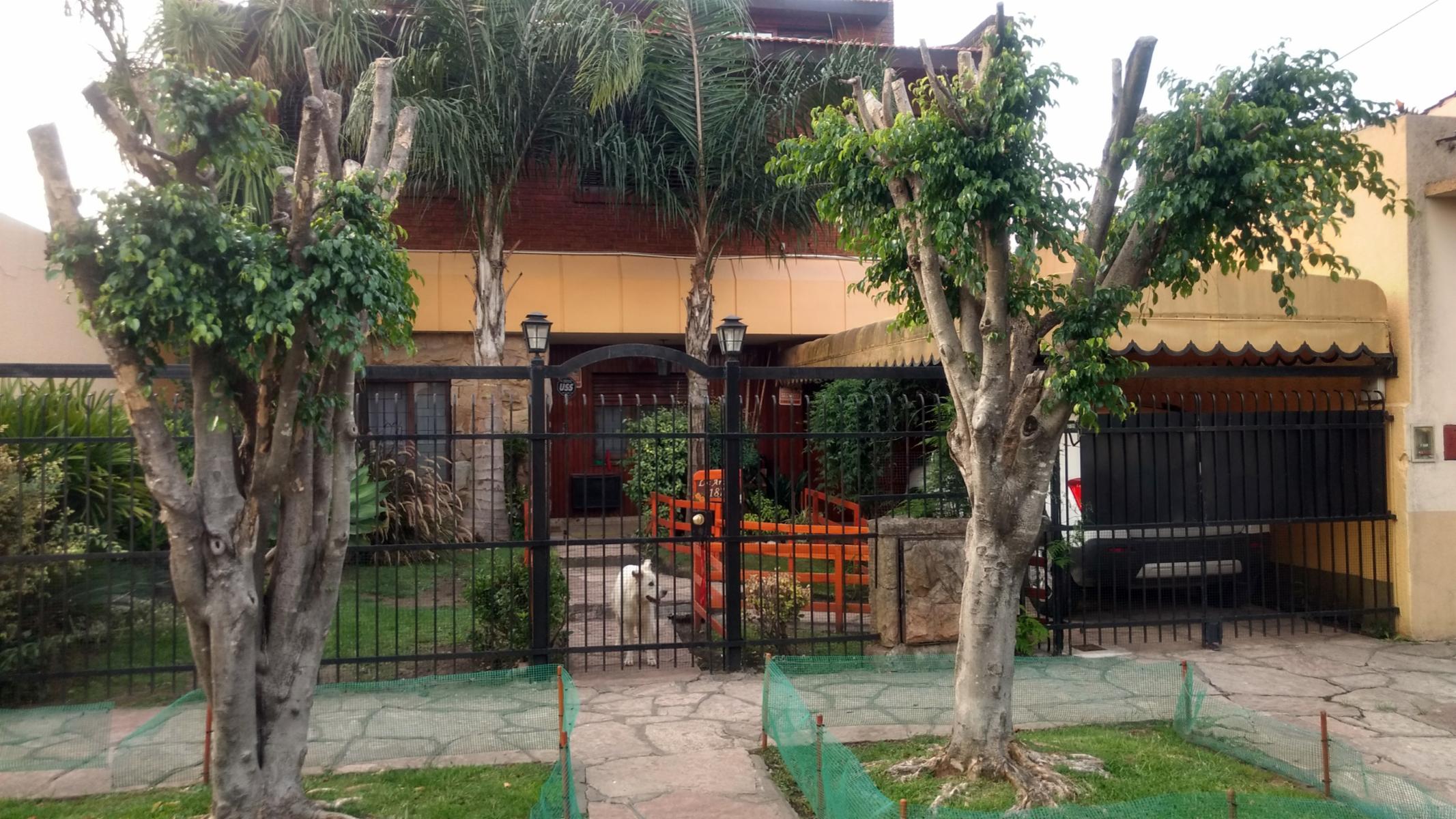 Casa en Venta en Hurlingham. Acepta propiedad menor valor en la zona. — foto 3