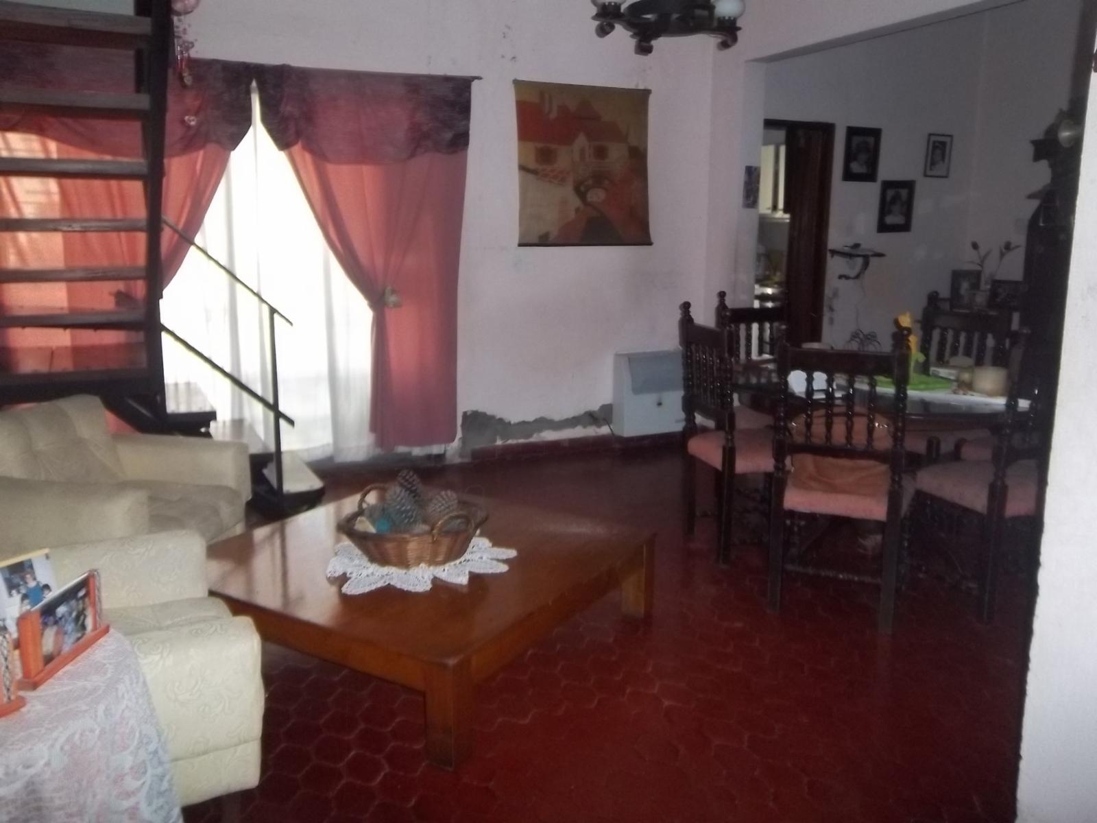 Villa Tesei: Casa en 2 plantas + dto. 2 ambientes — foto 2