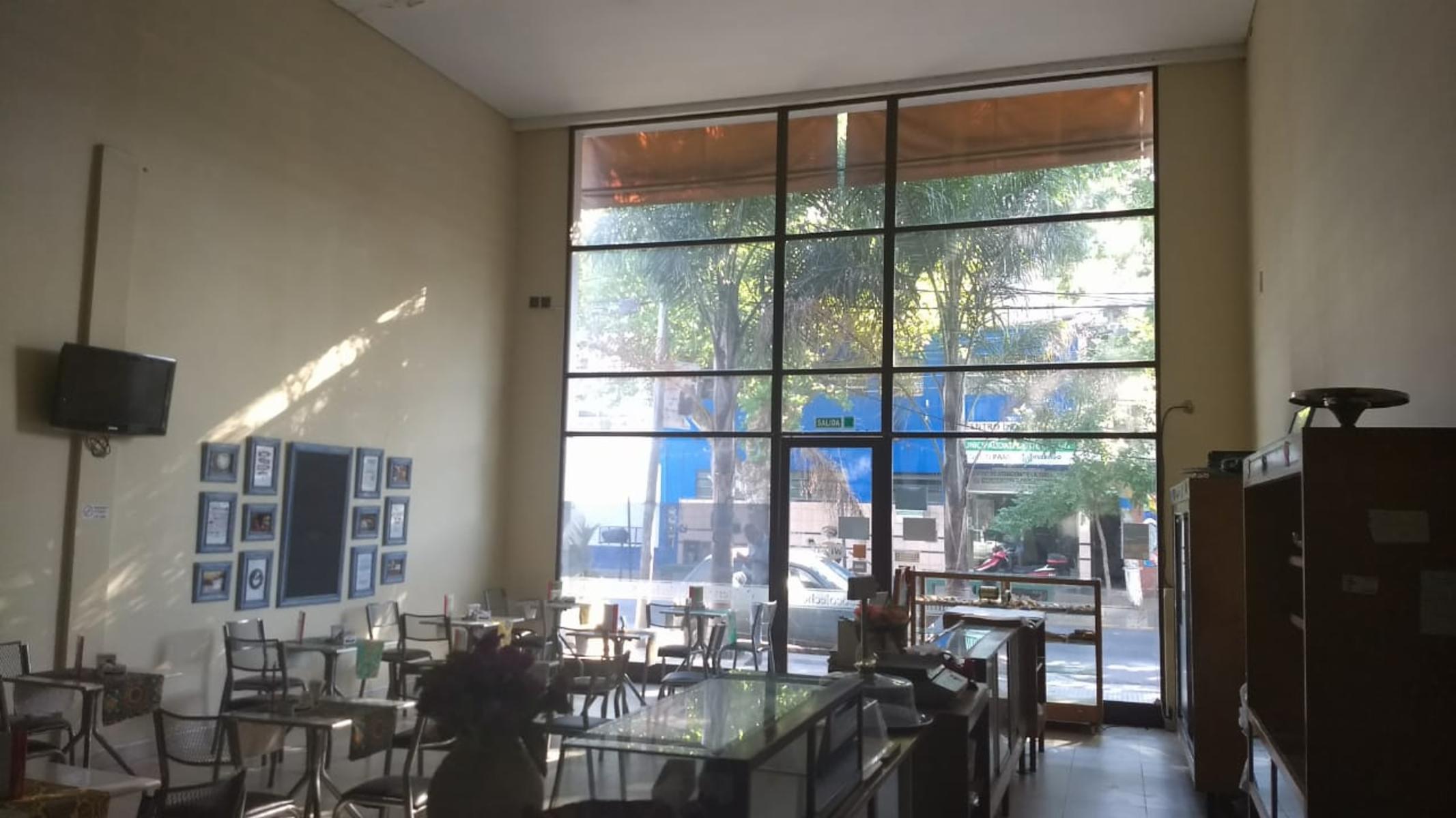 Panadería y confitería. Ituzaingo centro lado norte. Tamaño 7x20 — foto 14