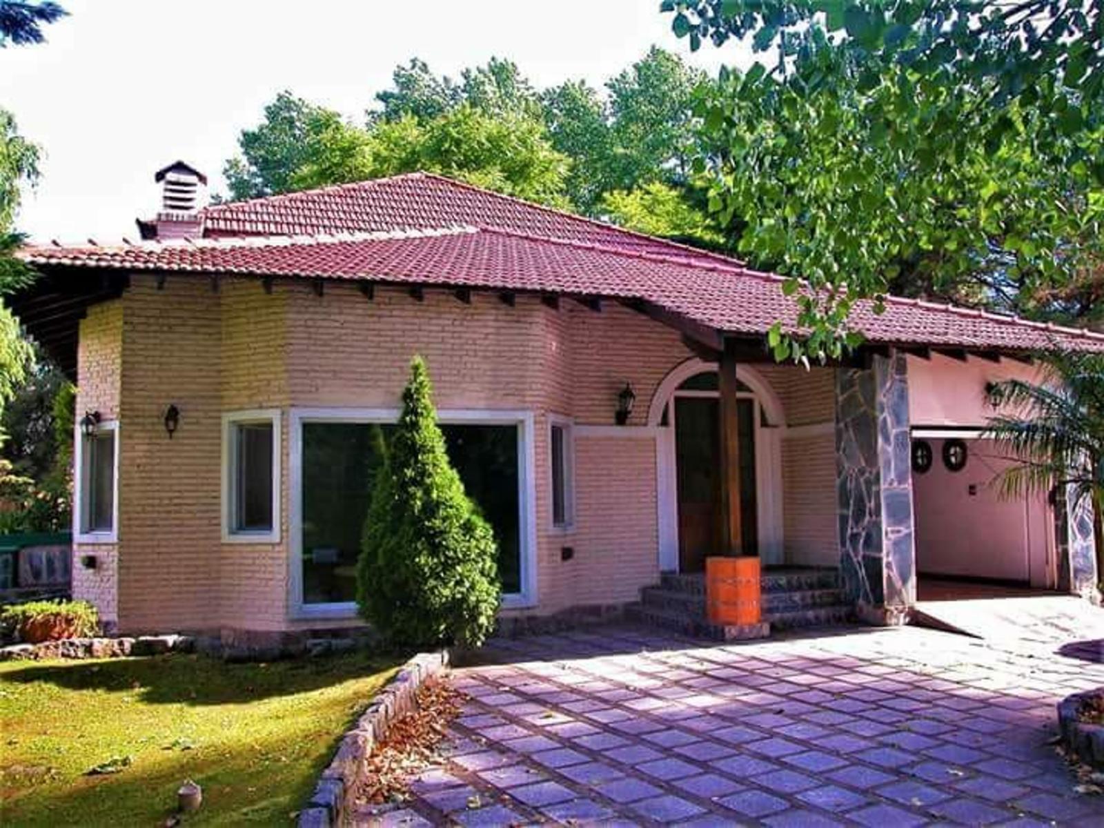 Impecable chalet en barrio cerrado