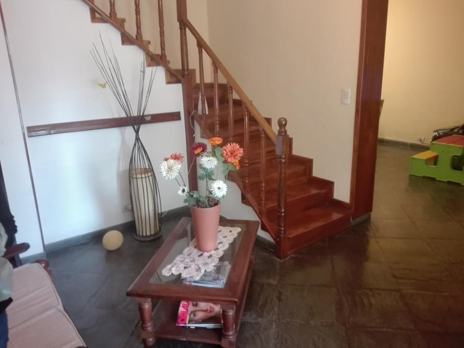 Hermoso chalet de 5 ambientes en 2 plantas. — foto 3