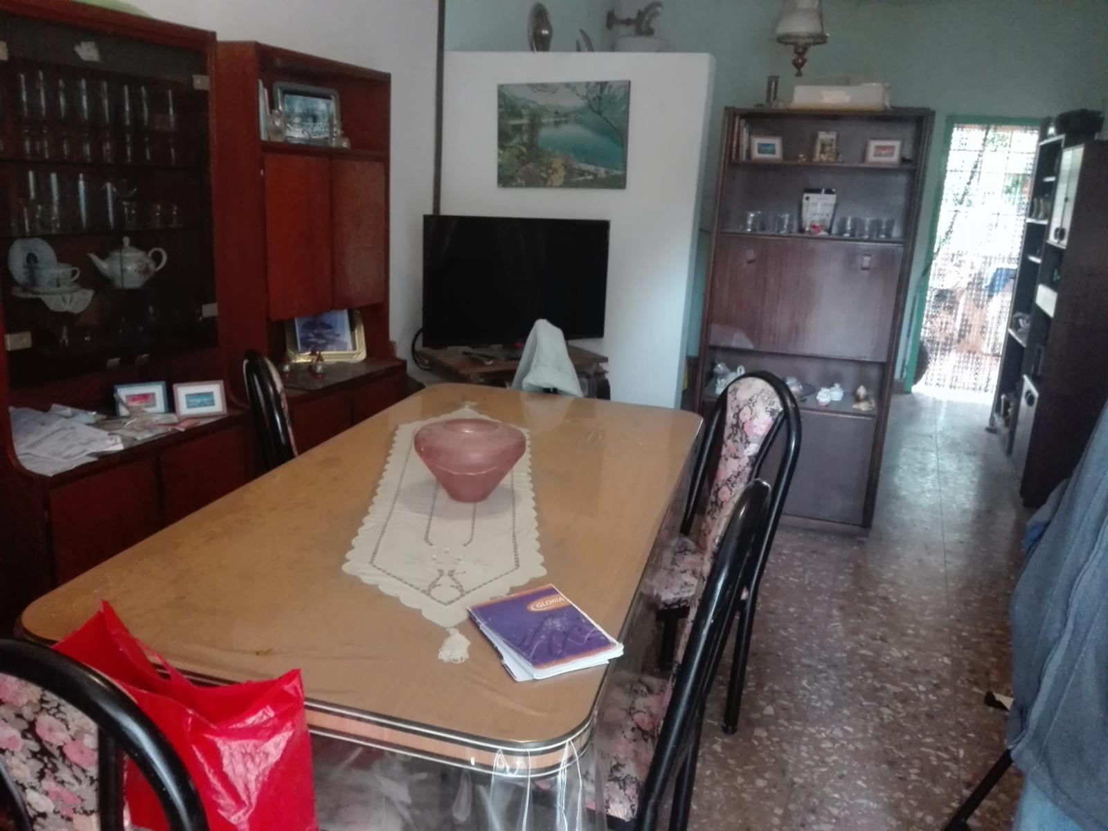 Castelar norte. Dos casas separadas de 3 ambientes cada una. Ideal 2 familias. — foto 2