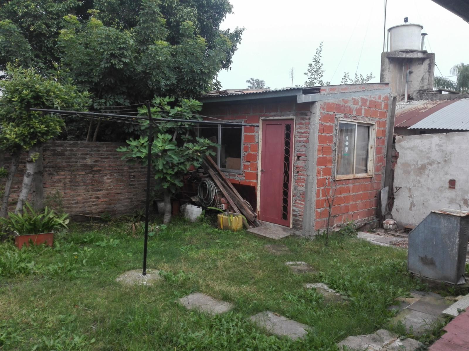 Castelar norte. Dos casas separadas de 3 ambientes cada una. Ideal 2 familias. — foto 5