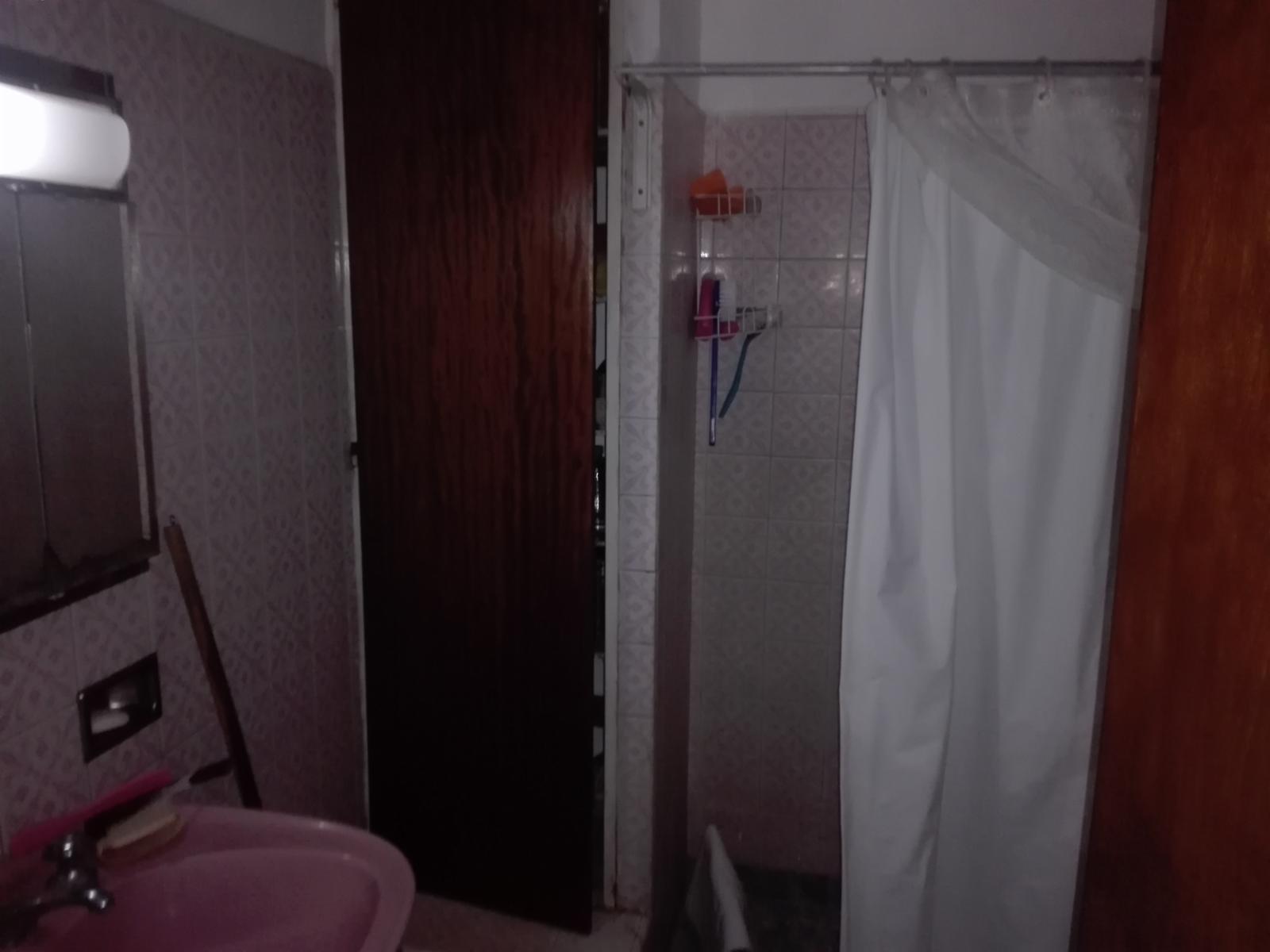 Castelar norte. Dos casas separadas de 3 ambientes cada una. Ideal 2 familias. — foto 9