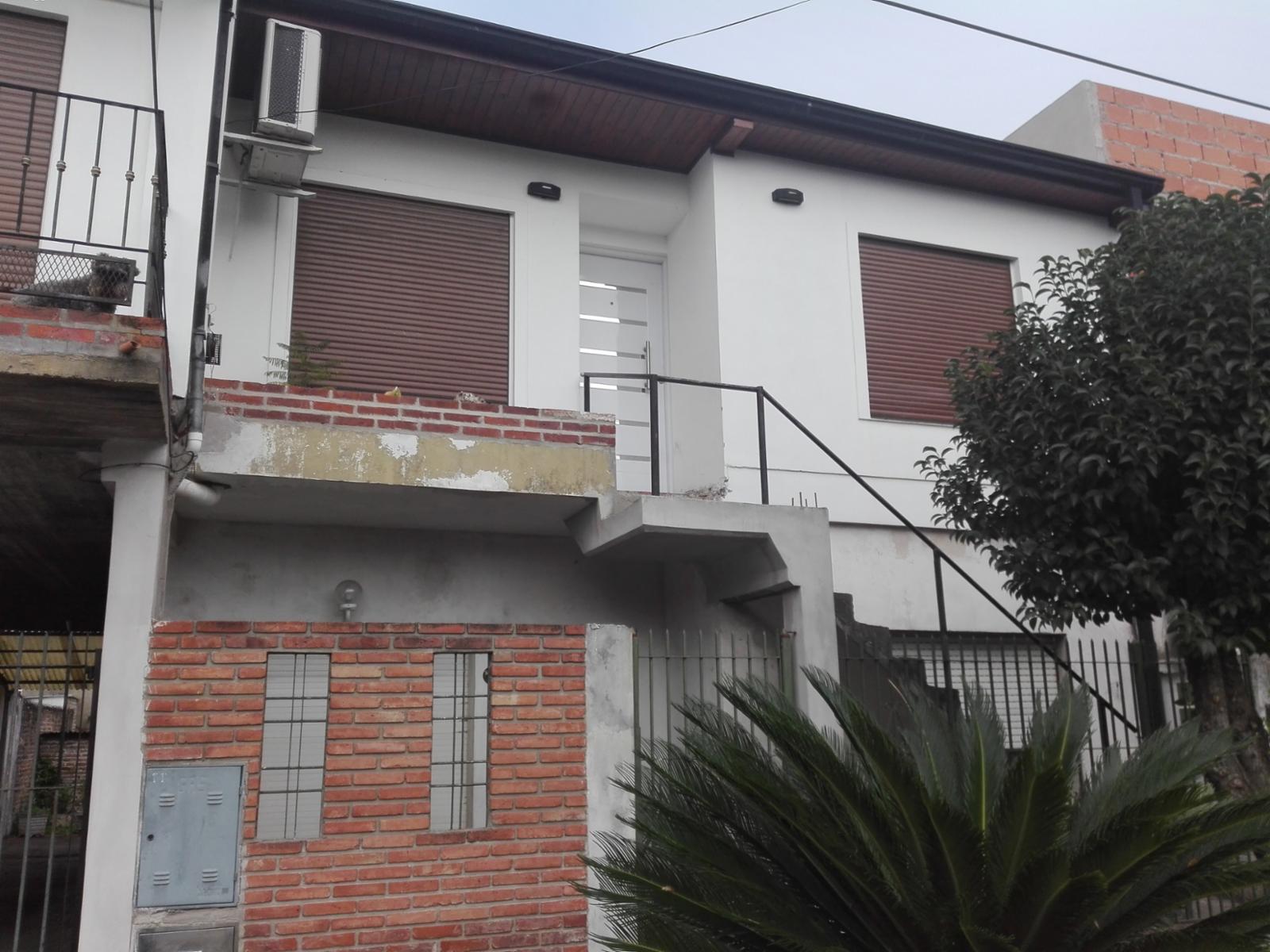 Castelar norte. Dos casas separadas de 3 ambientes cada una. Ideal 2 familias. — foto 11
