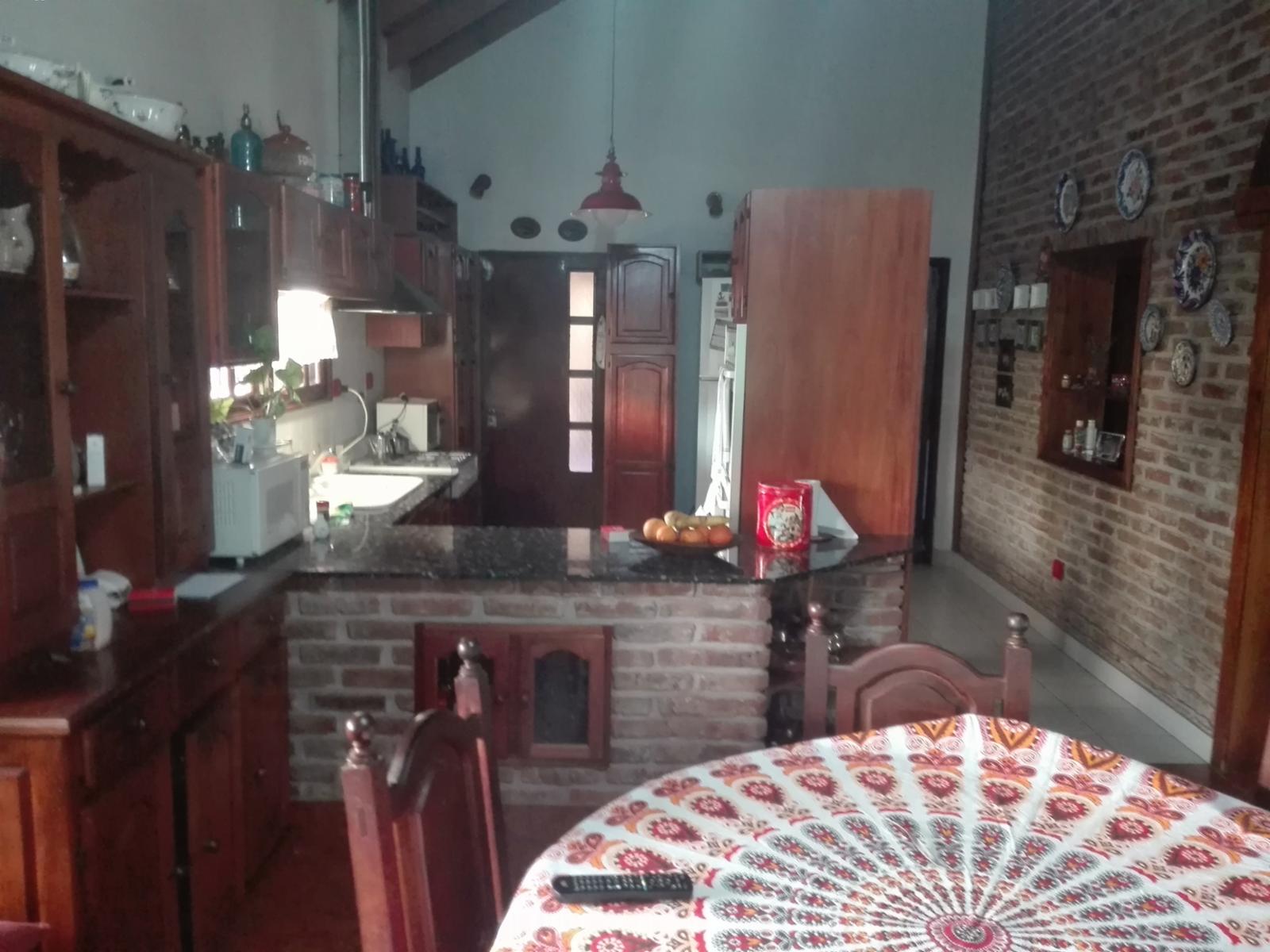 Espectacular casa quinta sobre 1600M2. De parque con quincho y piscina — foto 12