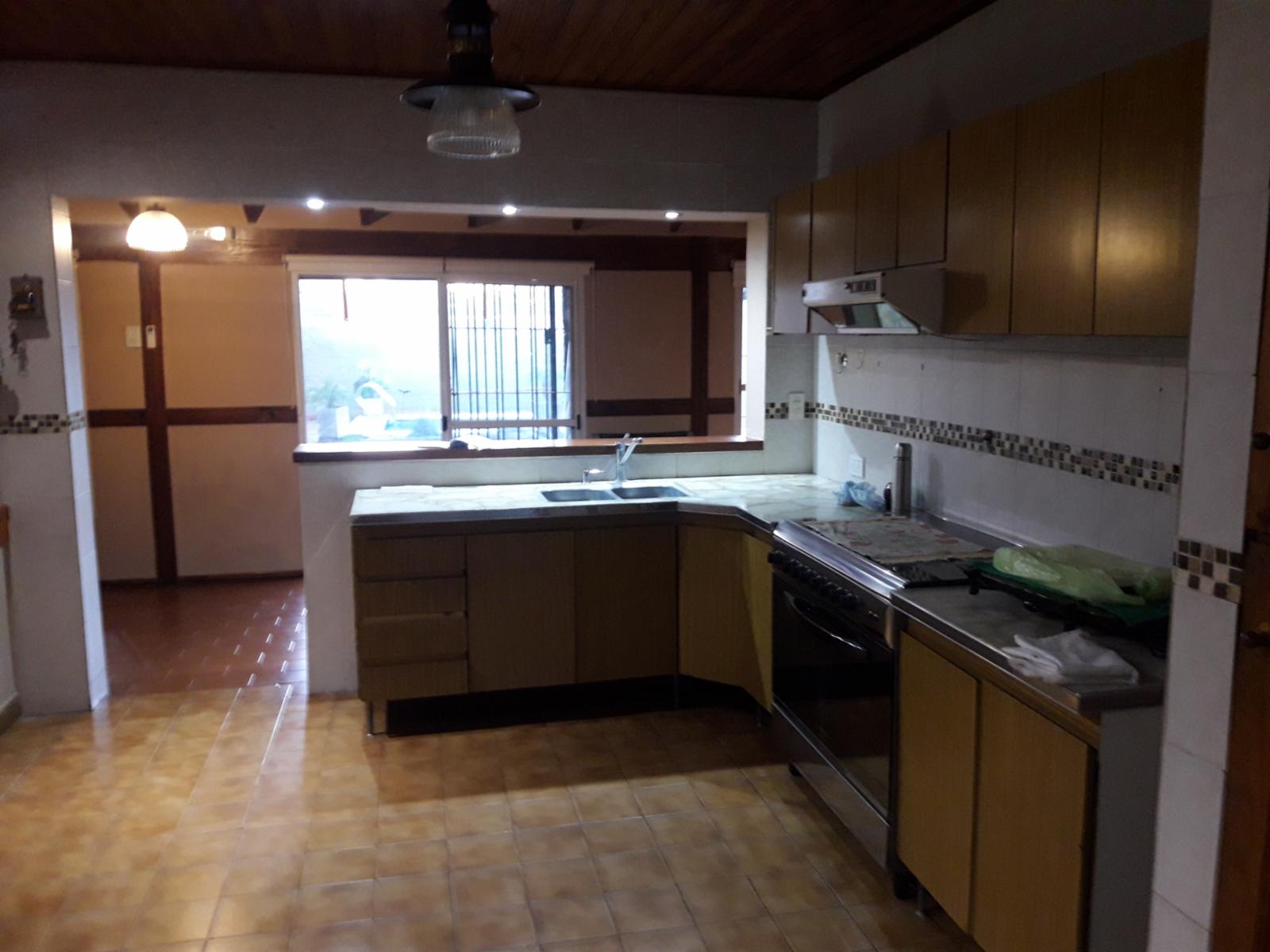 Casa de 4 AMB tipo chale EN IMPECABLE ESTADO. — foto 2