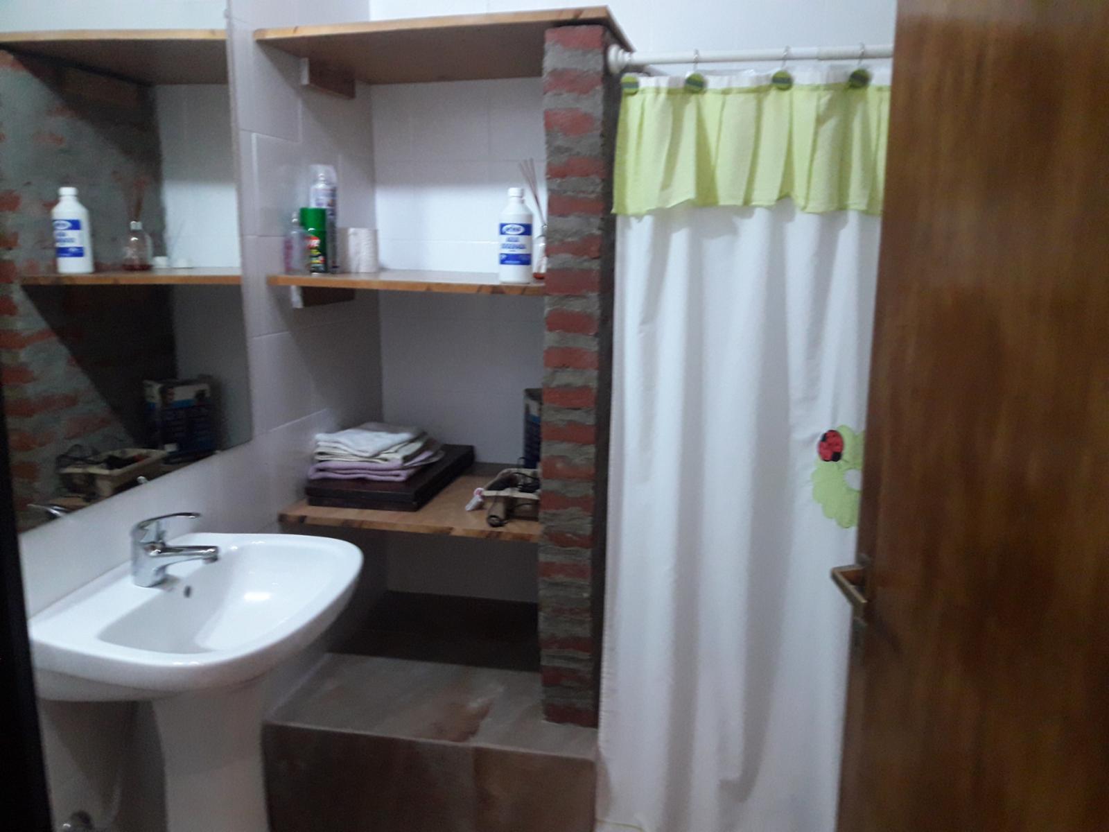 Casa de 4 AMB tipo chale EN IMPECABLE ESTADO. — foto 5