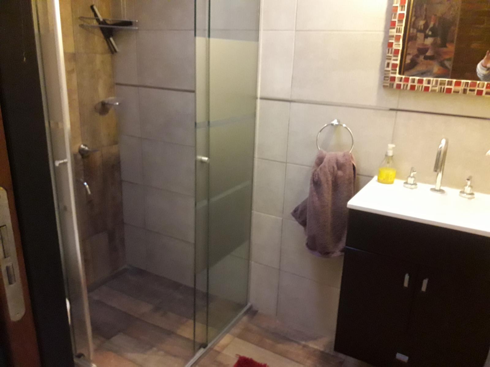 Casa de 4 AMB tipo chale EN IMPECABLE ESTADO. — foto 9