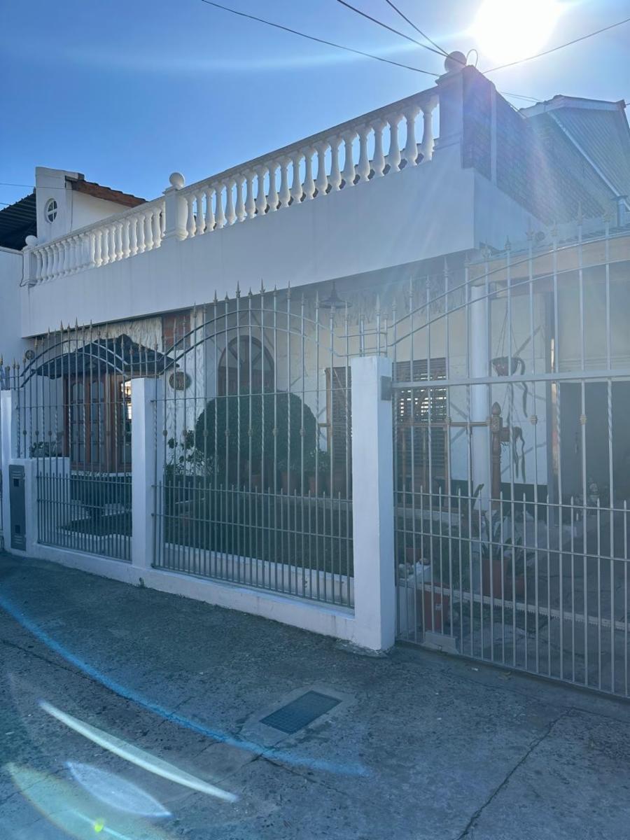 VENTA IMPORTANTE PROPIEDAD MAS DEPARTAMENTO EN PLANTA ALTA