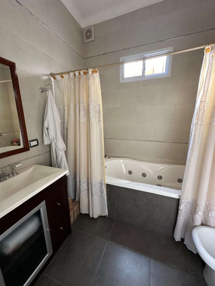 VENTA IMPORTANTE PROPIEDAD MAS DEPARTAMENTO EN PLANTA ALTA — foto 6