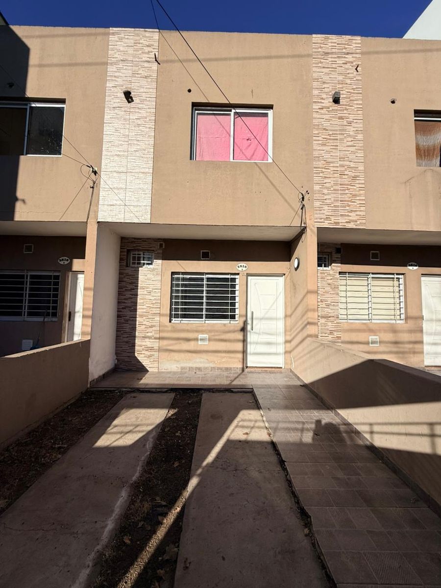 ALQUILER DUPLEX 3 AMBIENTES CON COCHERA - 1
