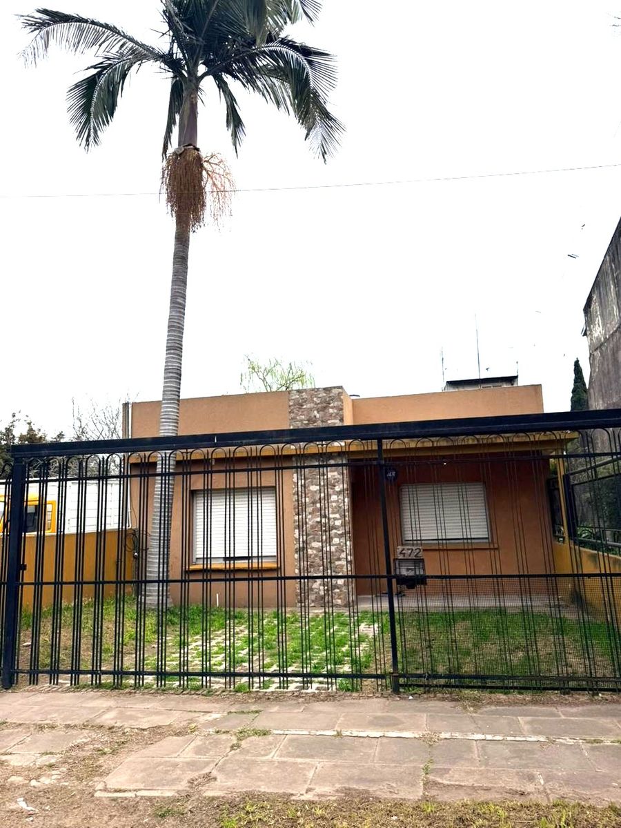 ALQUILER CASA 3 AMBIENTES, CON ENTRADA PARA AUTO - 1