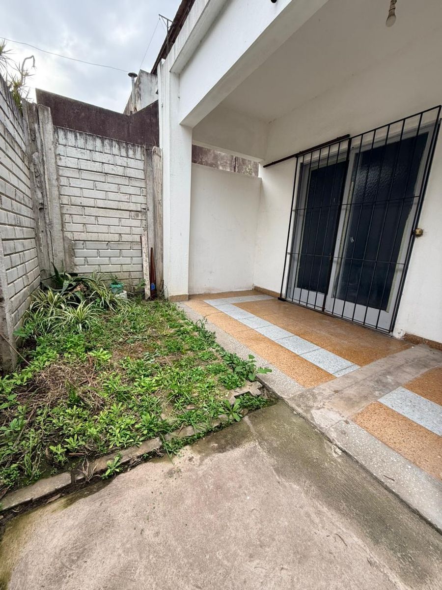 ALQUILER CASA 3 AMBIENTES, CON ENTRADA PARA AUTO - 18