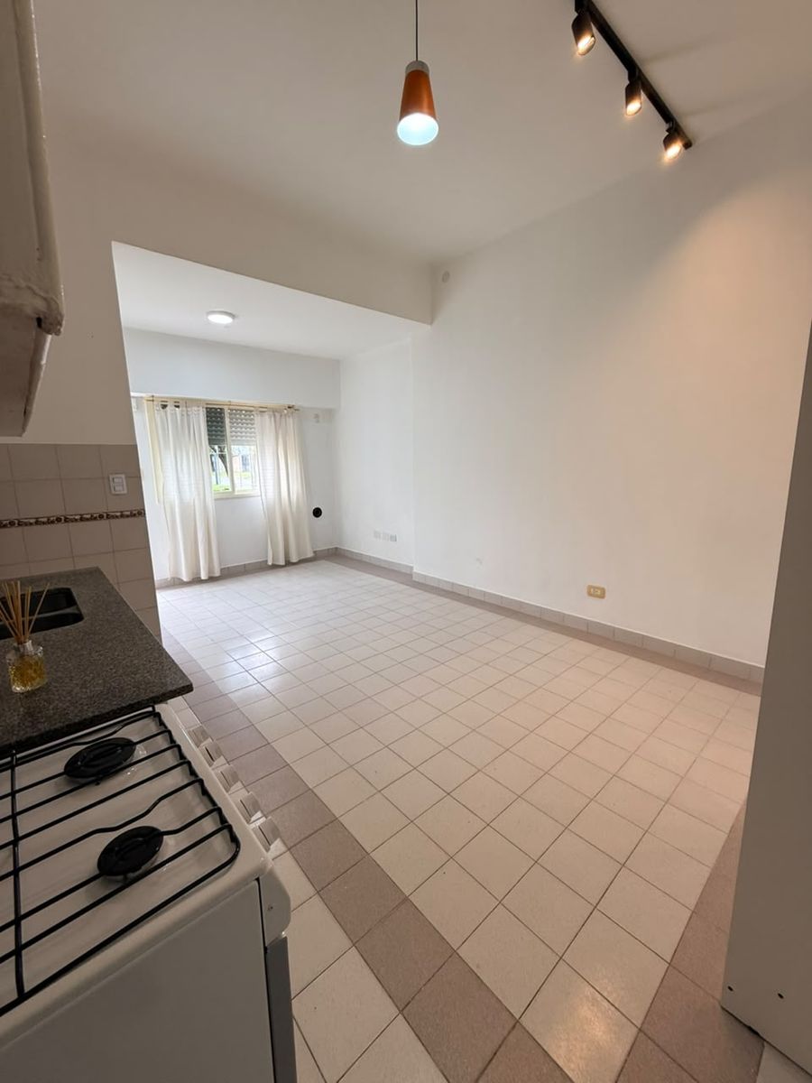 ALQUILER IMPECABLE MONOAMBIENTE - 8