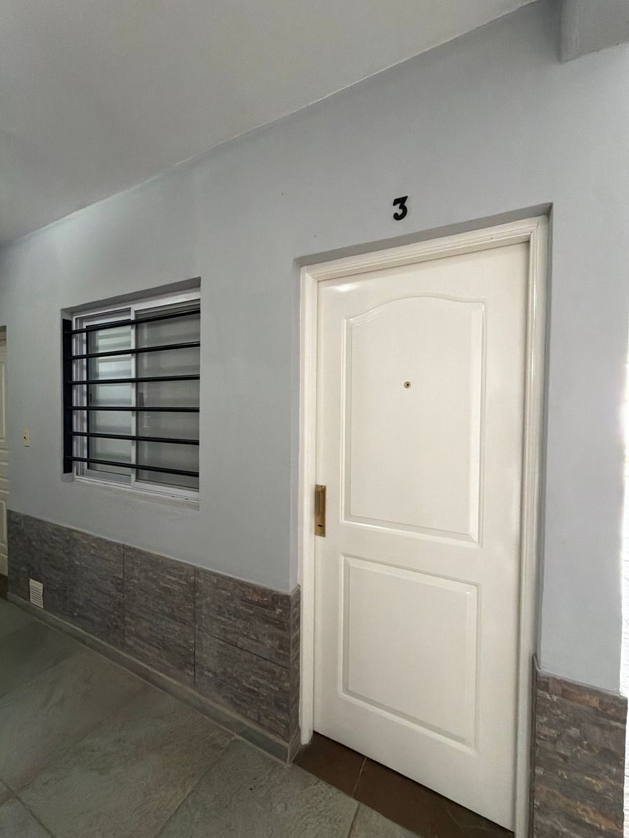 ALQUILER DPTO DOS AMBIENTES EN PLANTA BAJA CON PATIO. - 1
