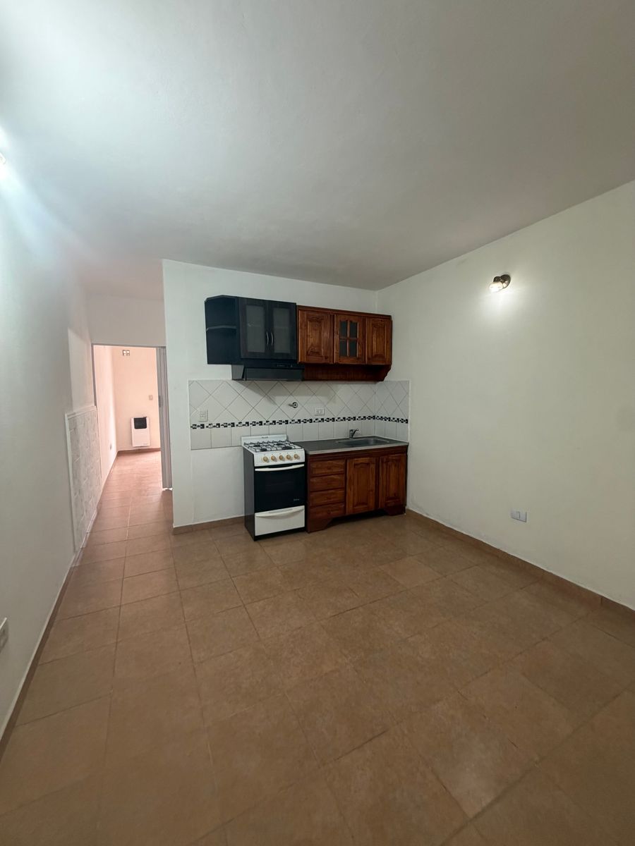 ALQUILER DPTO DOS AMBIENTES CON PATIO - 4