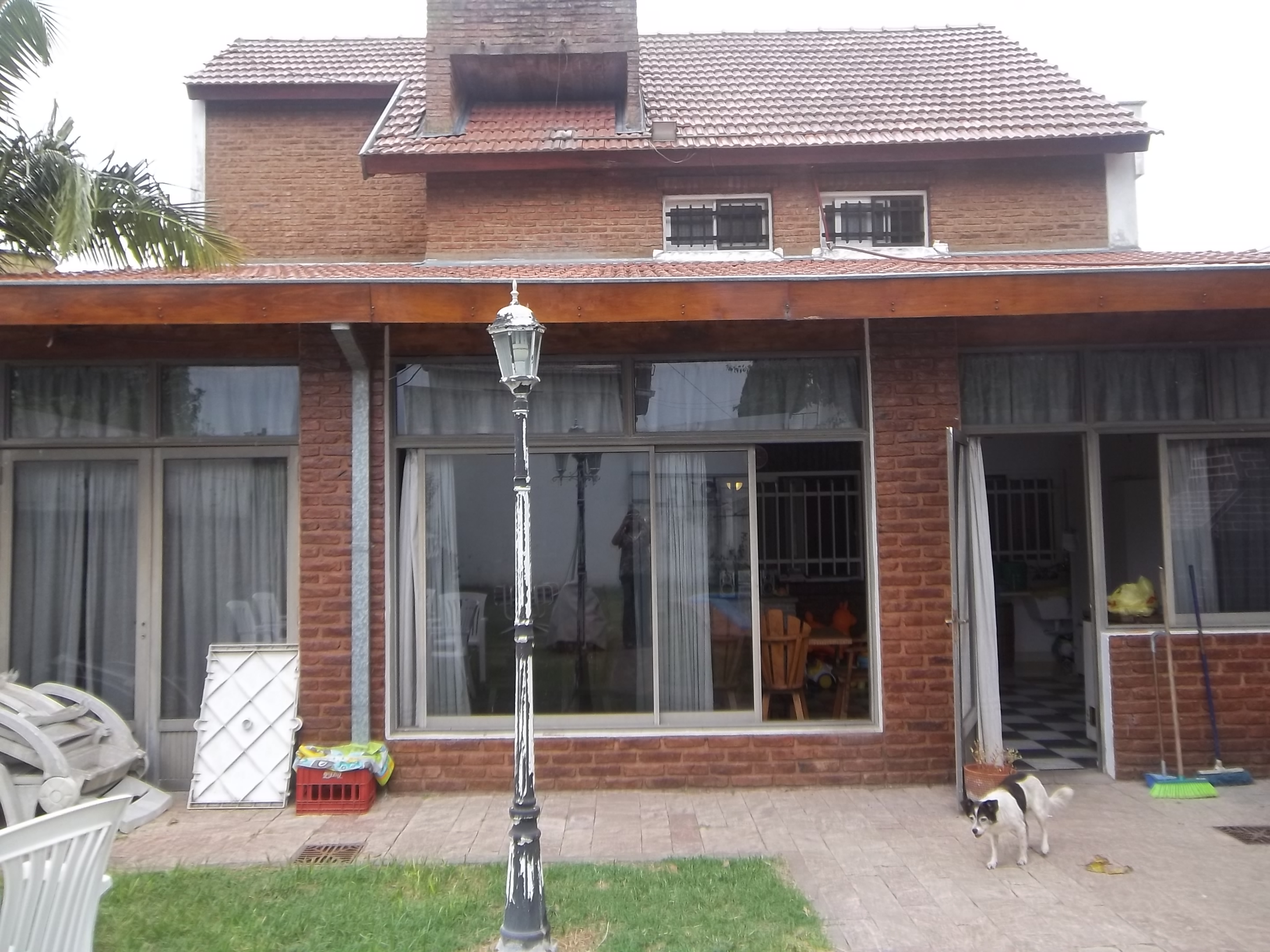 Hermosa propiedad en Parque Quirno- Permuta. Buena zona — foto 7