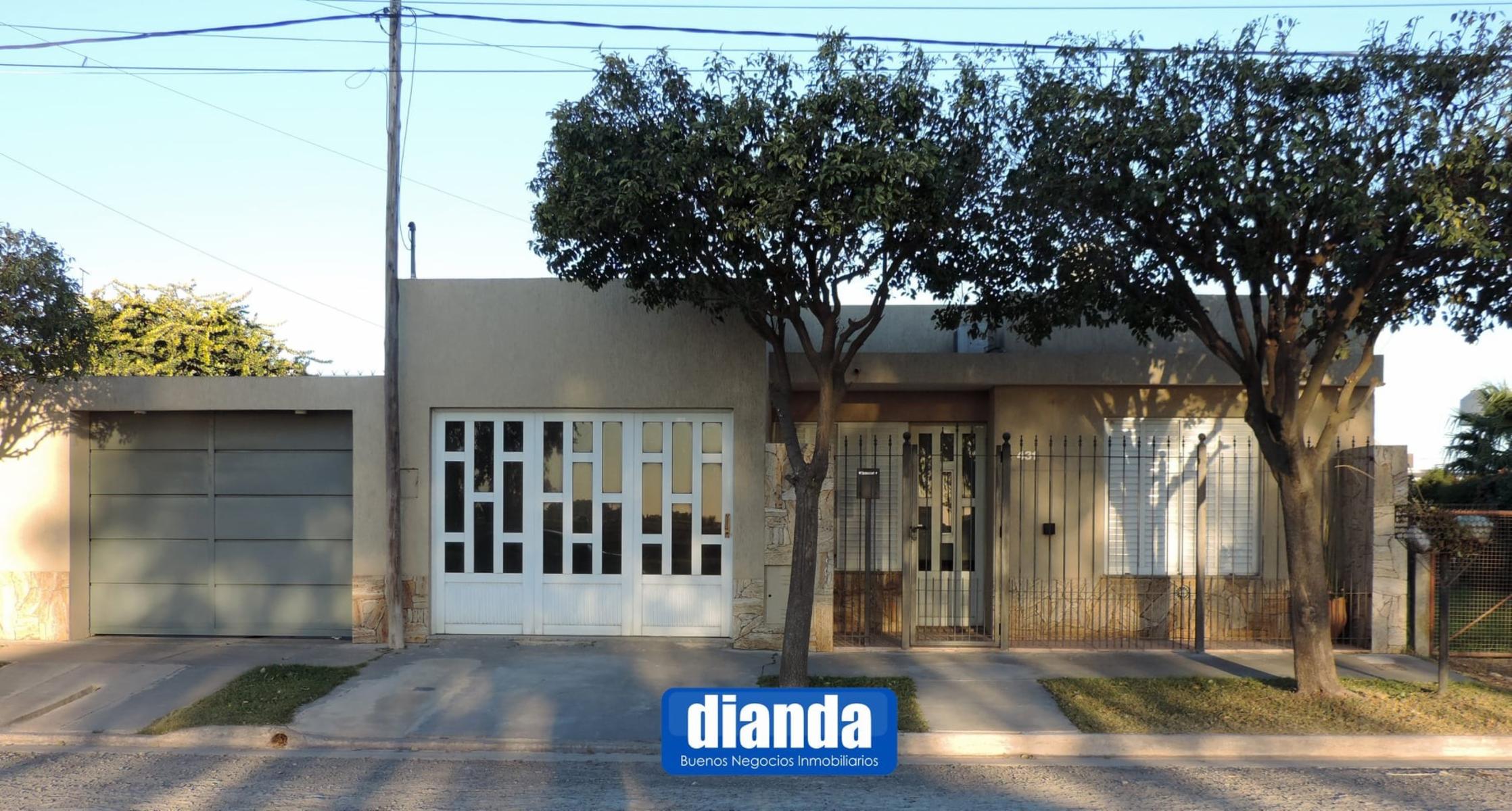 Casa de 2 dormitorios con quincho y galeria - 6