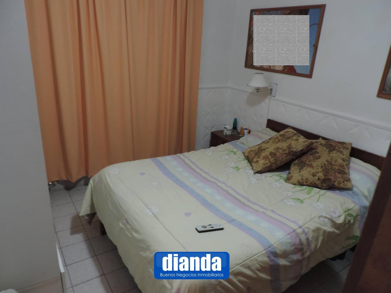 Casa de 2 dormitorios con quincho y galeria - 8