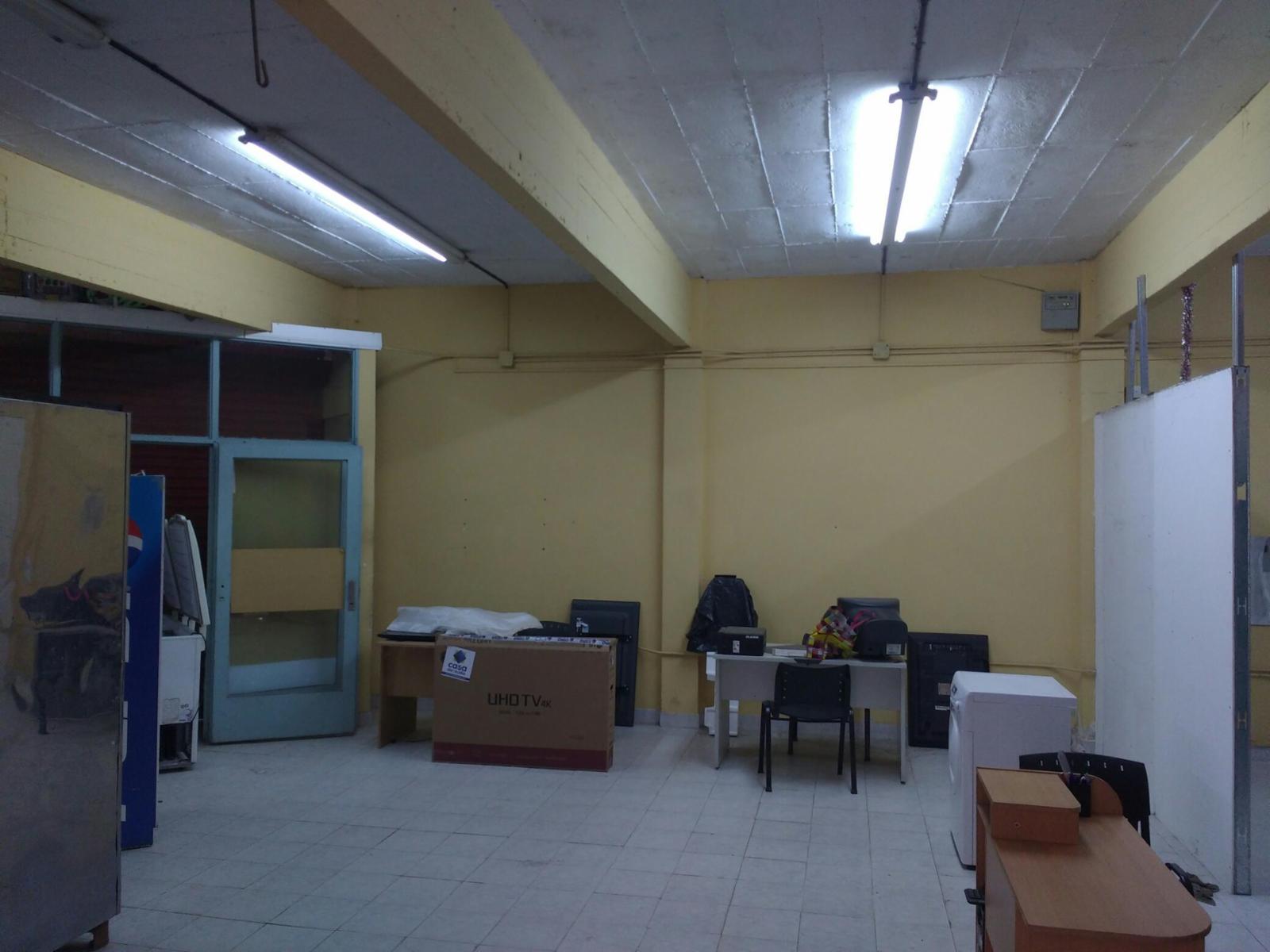 Venta local 110 metros 2 de losa apto comercial oficina deposito en Ituzaingo — foto 7