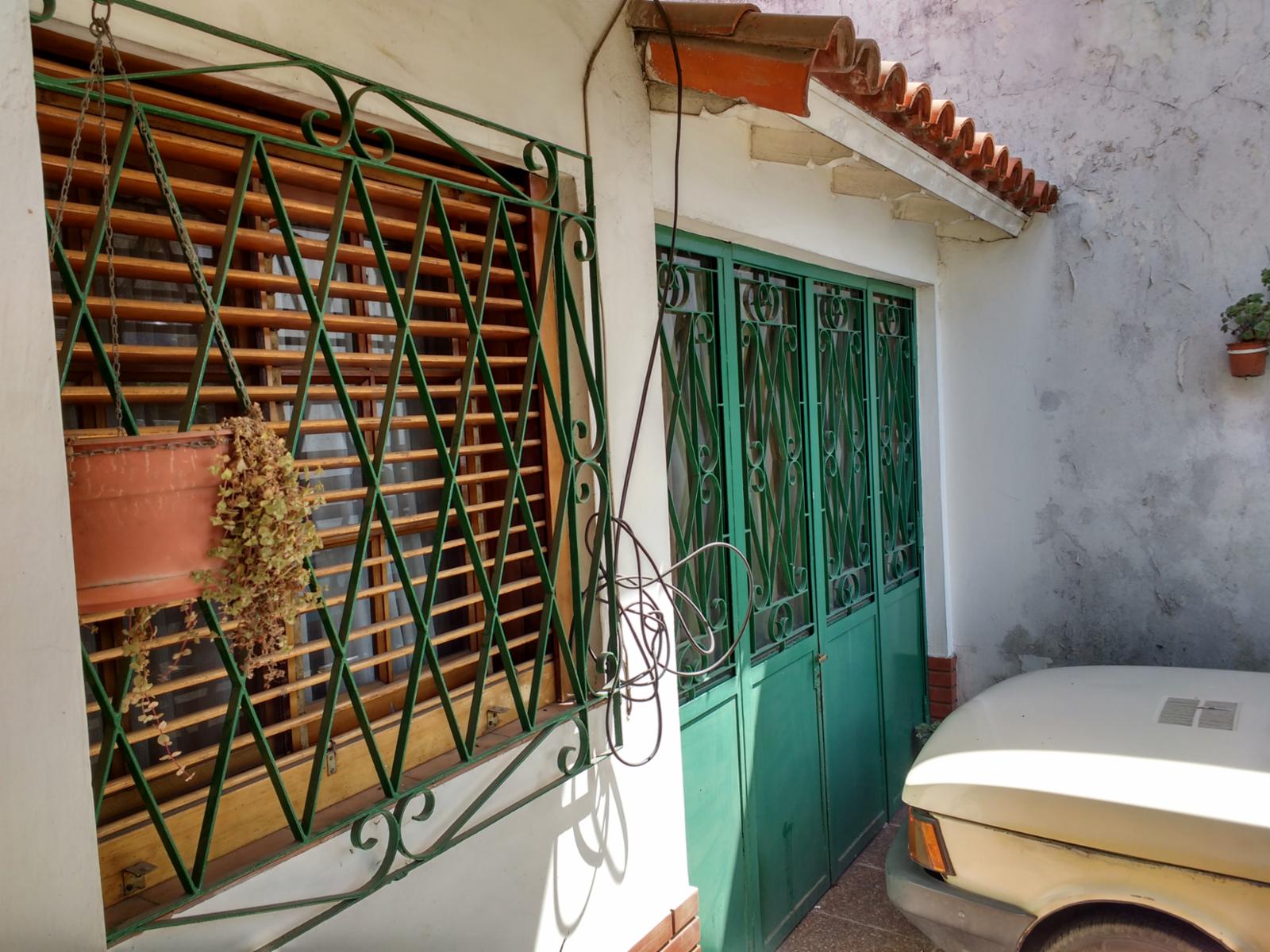Venta casa chalet 2 dormitorios cochera parque quincho en San Antonio de Padua — foto 3