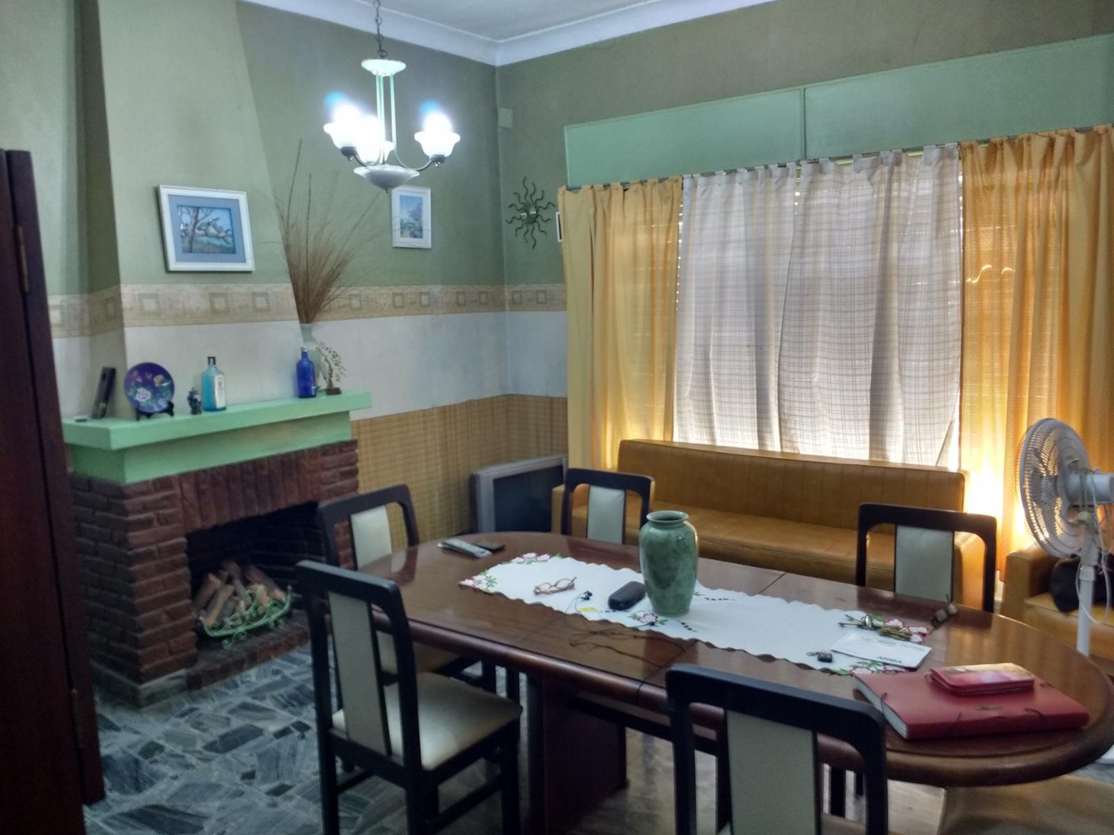 Venta casa 2 pisos 6 ambientes 4 dormitorios doble cochera pileta en San Antonio de Padua — foto 2