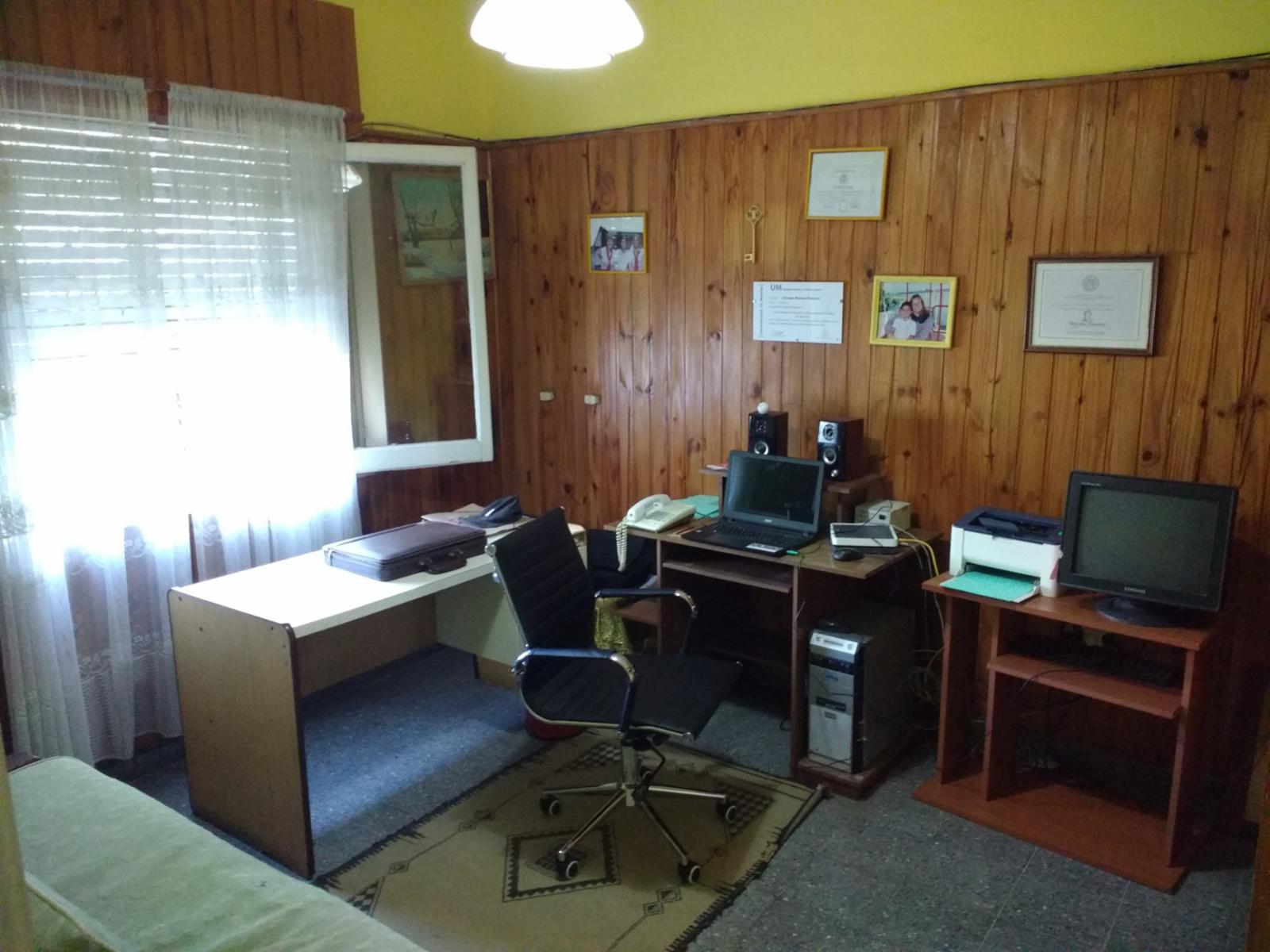 Venta casa 2 pisos 6 ambientes 4 dormitorios doble cochera pileta en San Antonio de Padua — foto 3