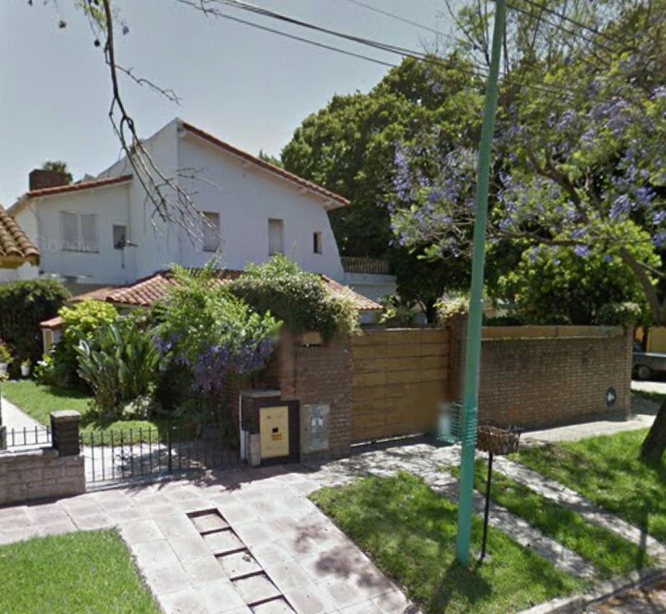 Venta casa 6 ambientes 3 dormitorios espacio para autos en San Antonio de Padua