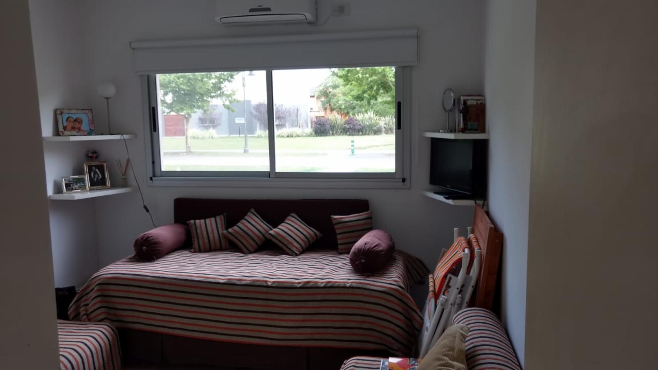 Venta Departamento Dormie PB 3 ambientes 2 dormitorios galeria parrilla jardin cochera en CC El Nacional — foto 3