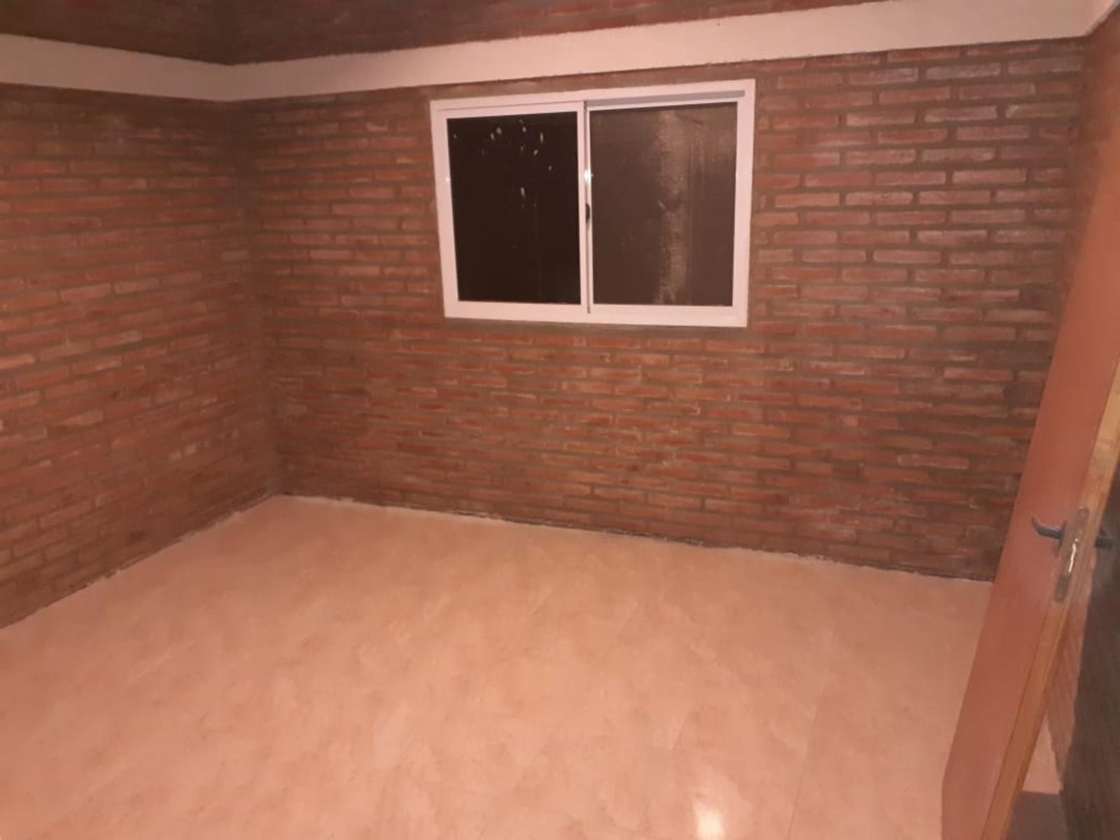 CASA ANISACATE CON AMPLIO TERRENO