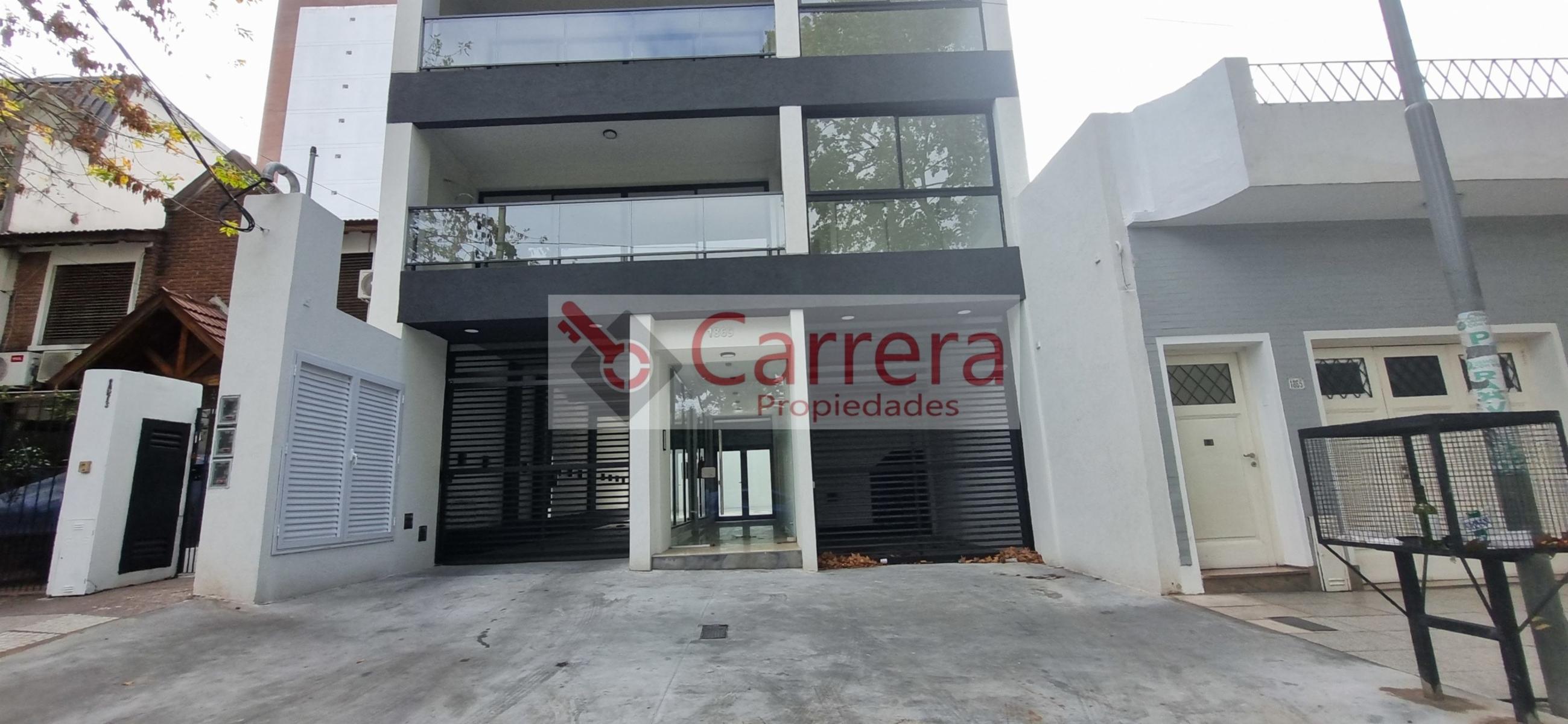 DEPTO 2 amb Y COCHERA en VENTA de 55m2 - SAN MARTIN CENTRO - 56