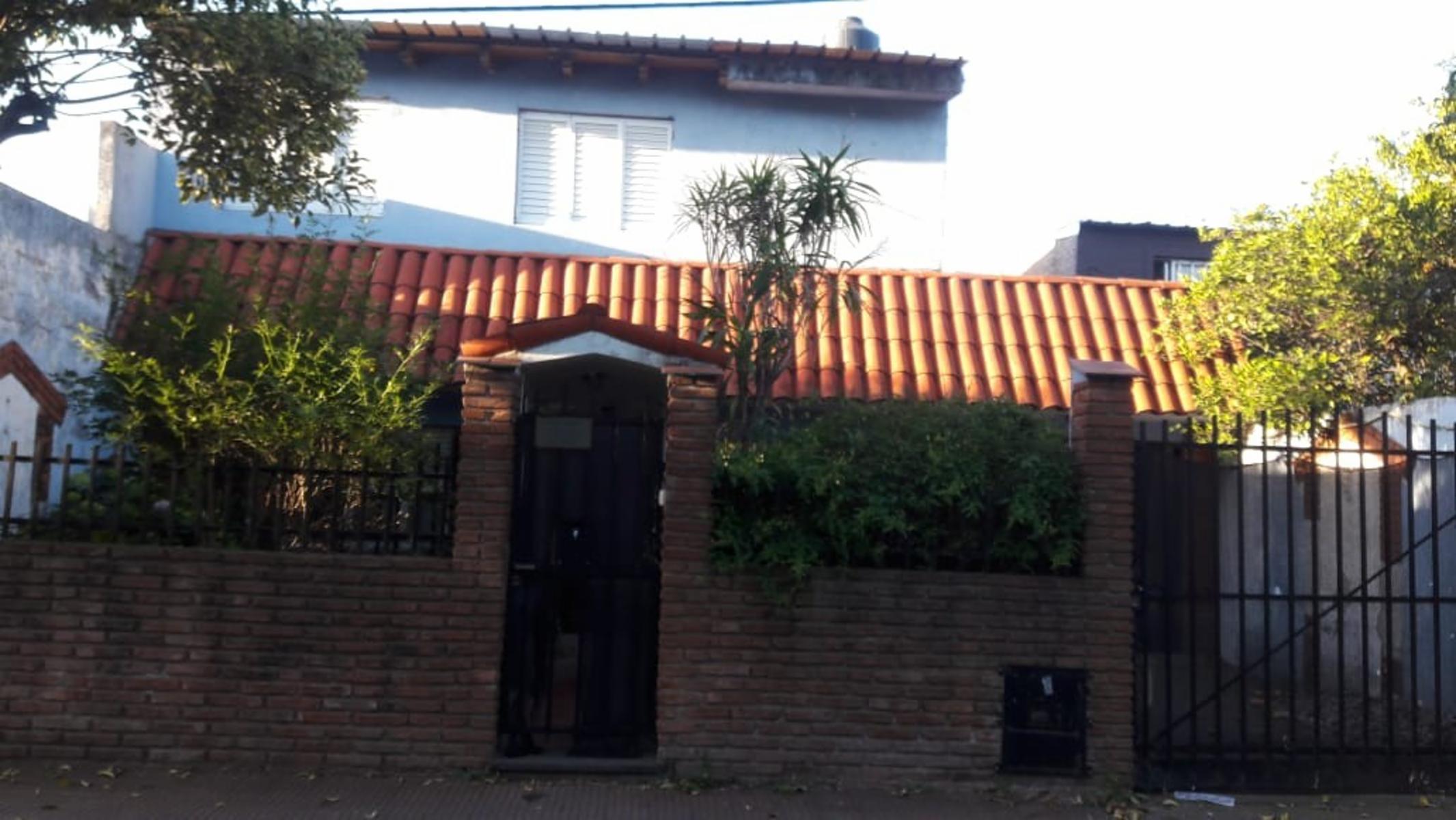 Julio Marc 2368 -casa al frente