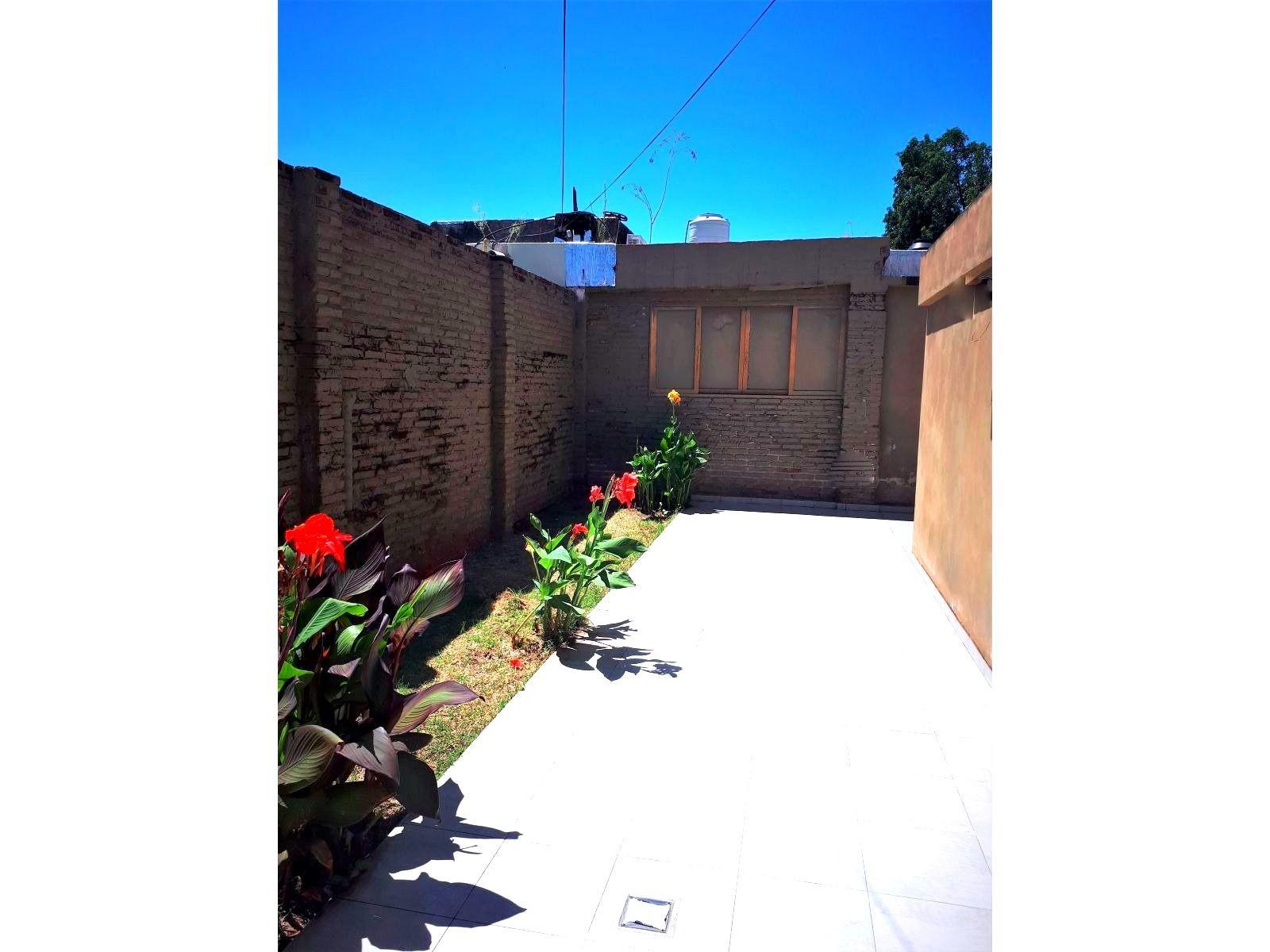 Paraguay 6035 -casa al frente — foto 2