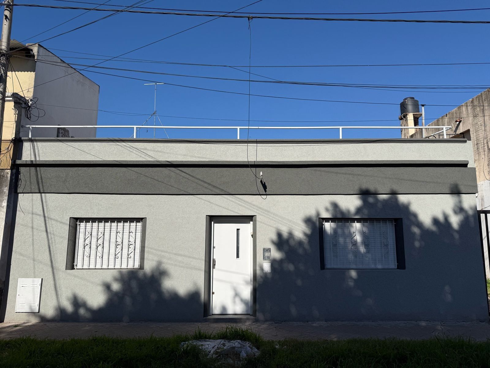 Centeno 521 - lindisima casa al frente