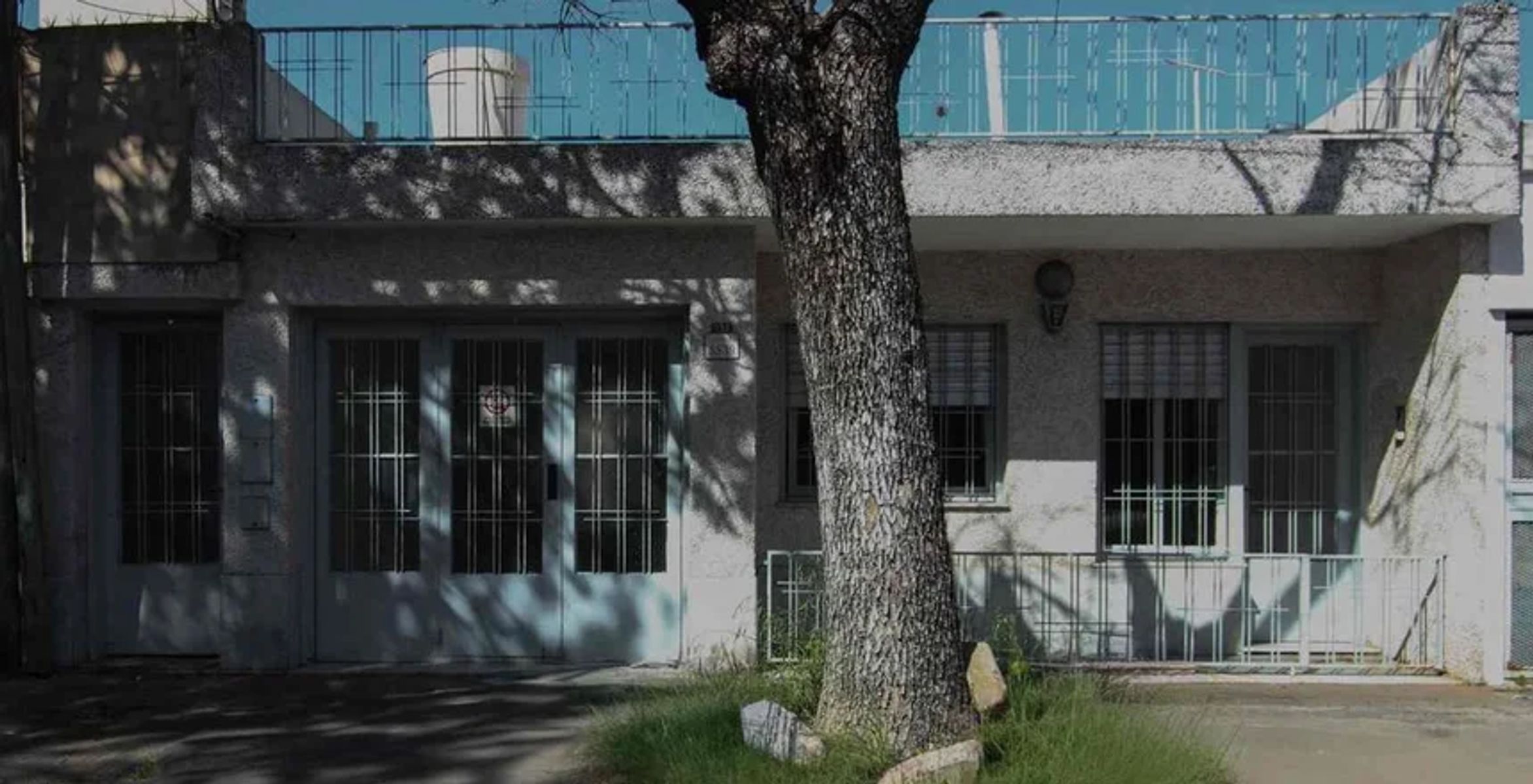 Corrientes 5539- excelente casa al frente en tiro suizo