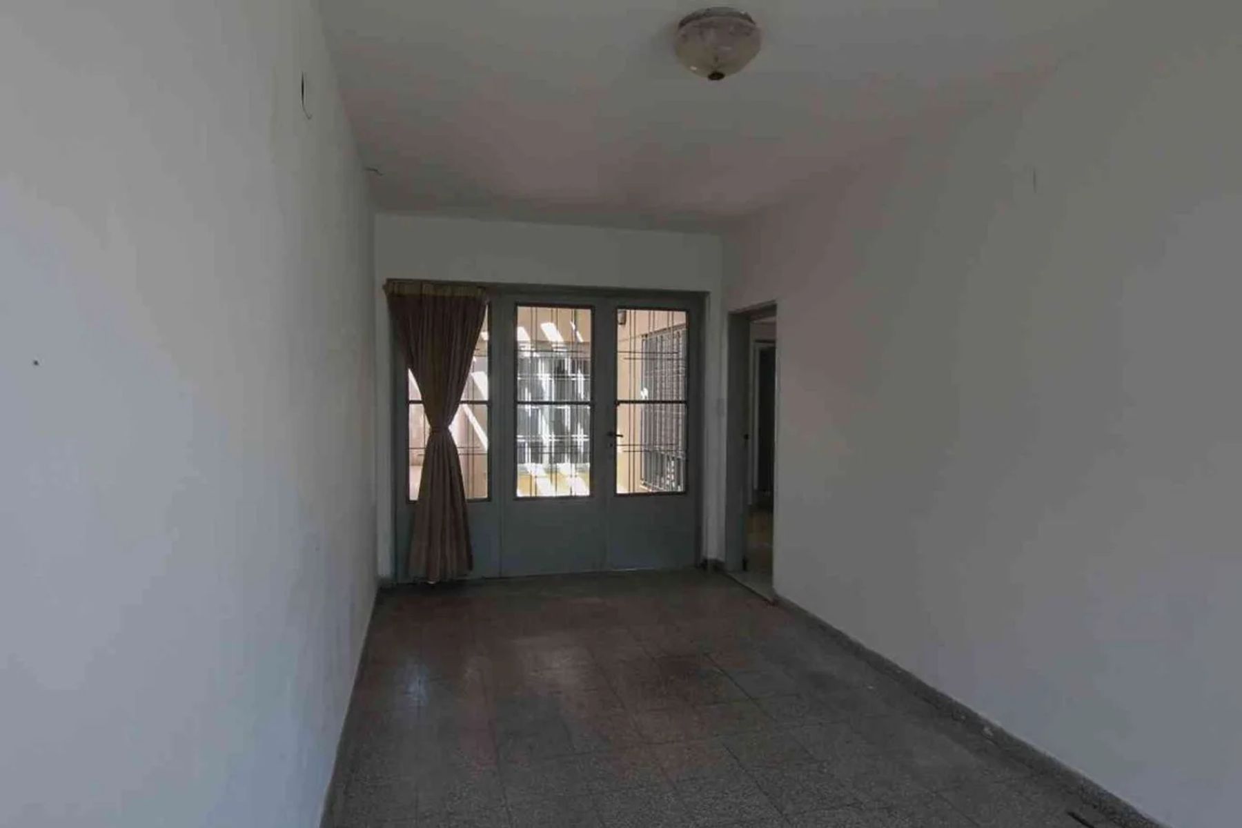 Corrientes 5539- excelente casa al frente en tiro suizo — foto 5