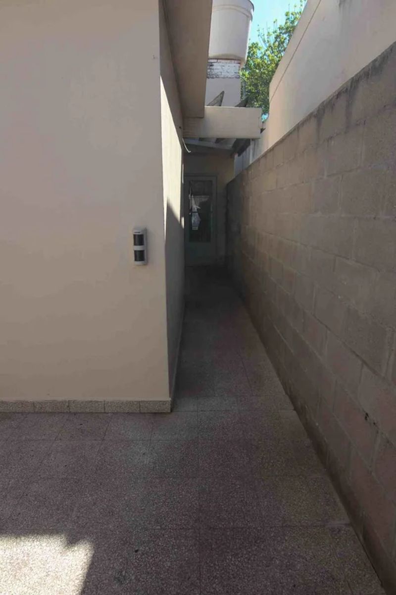 Corrientes 5539- excelente casa al frente en tiro suizo — foto 6