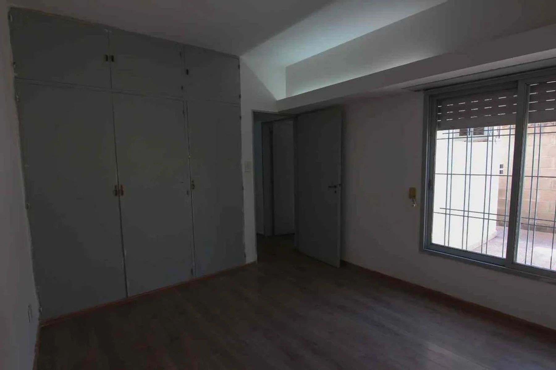 Corrientes 5539- excelente casa al frente en tiro suizo — foto 12