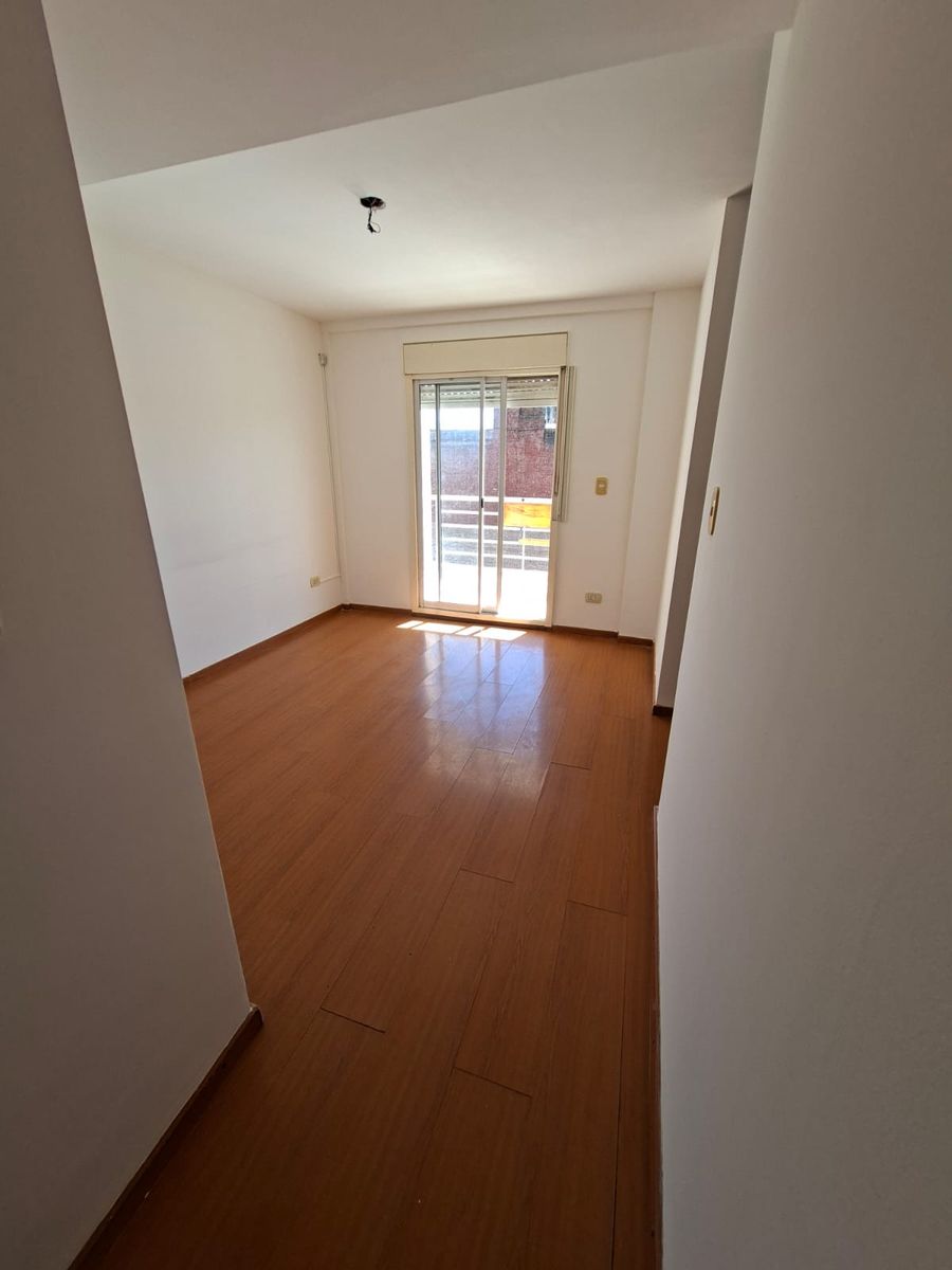 Zeballos 578 (09-02) - 11