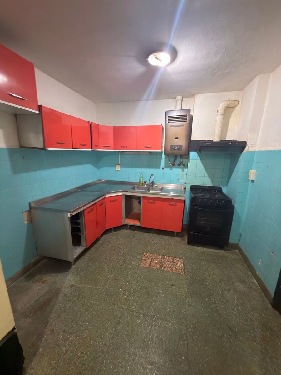 Mosconi 3685 - casa al frente - 7