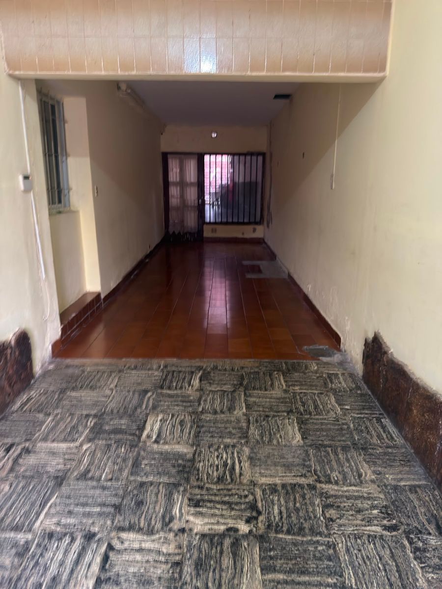 Mosconi 3685 - casa al frente - 11
