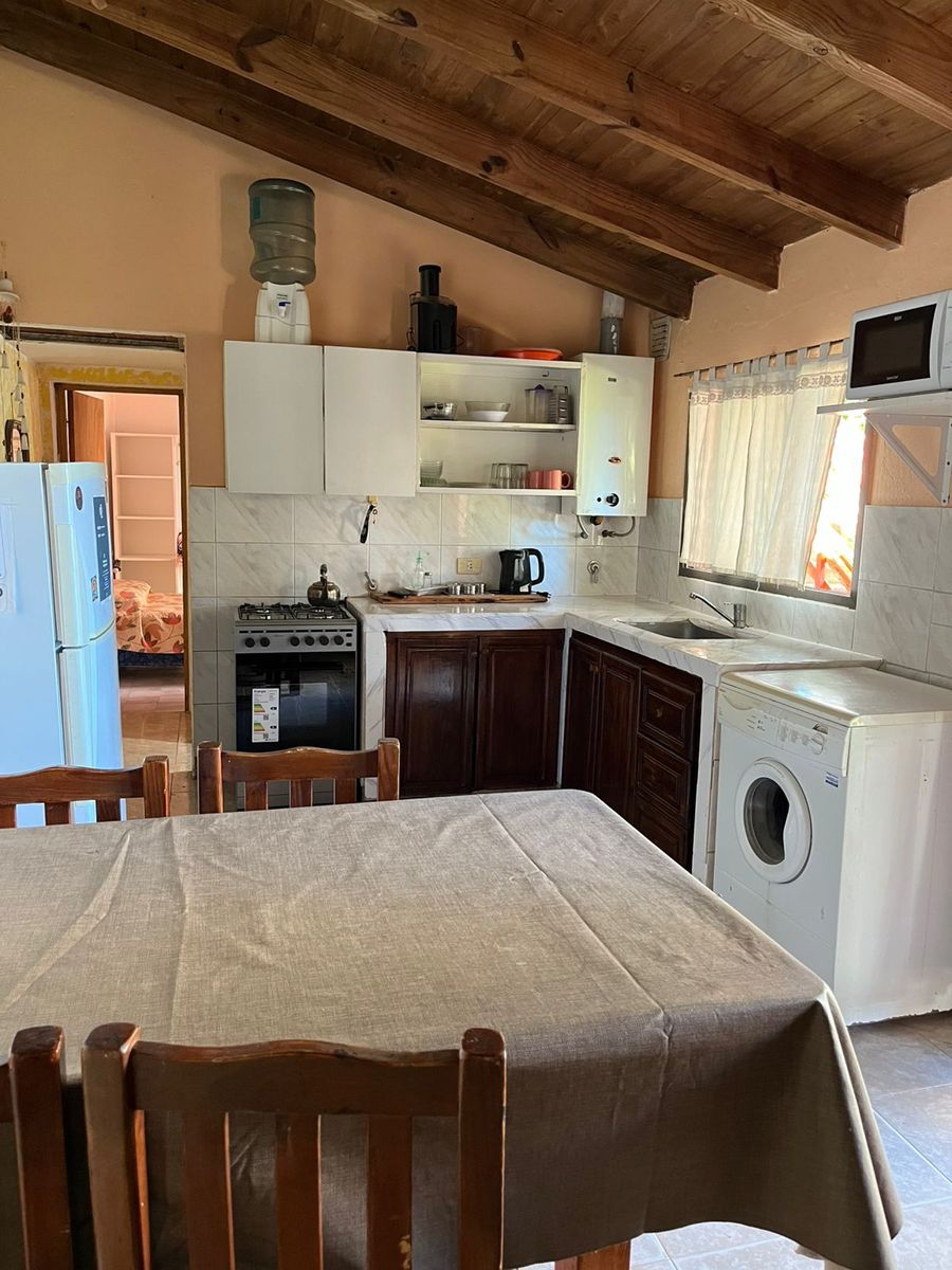 Departamento Interno en Av. Comercial - 3