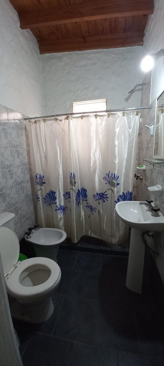 ALQUILER EN MONTE HERMOSO Dúplex A solo 3 cuadras de la playa y 6 cuadras del centro. - 5