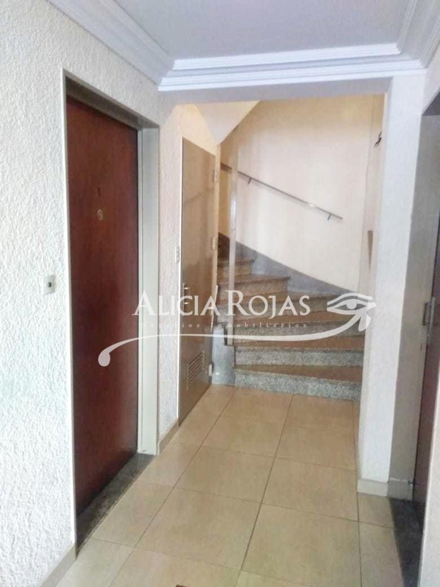 Excelente Dpto 3 Amb Frente c/ balcon. 1pso x esc. Delgado 1000. Colegiales - 2