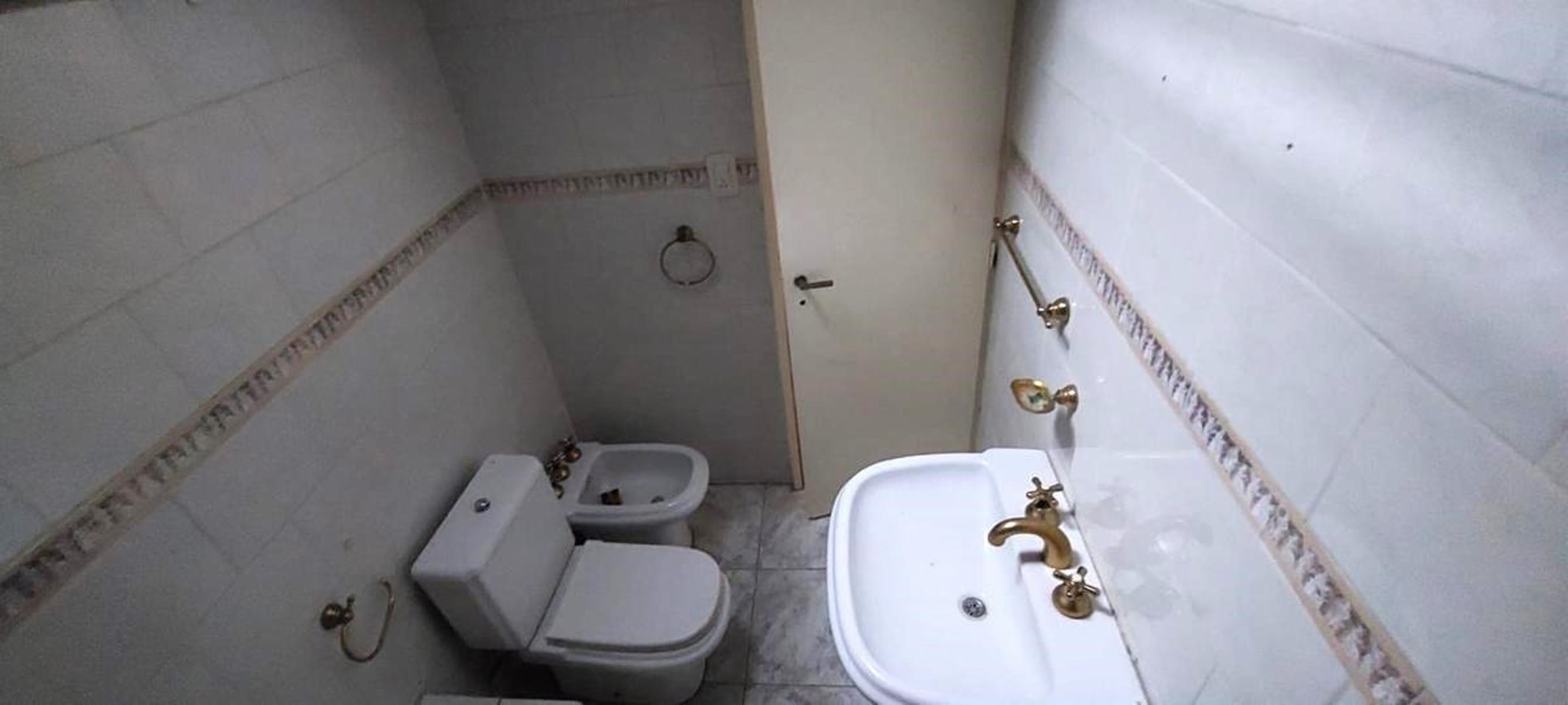 Excelente Ph Duplex De 3 Amb. Frente. 45mts. Balcón Terraza. Calle 12. 1600. Zona Céntrica. La Plata — foto 9