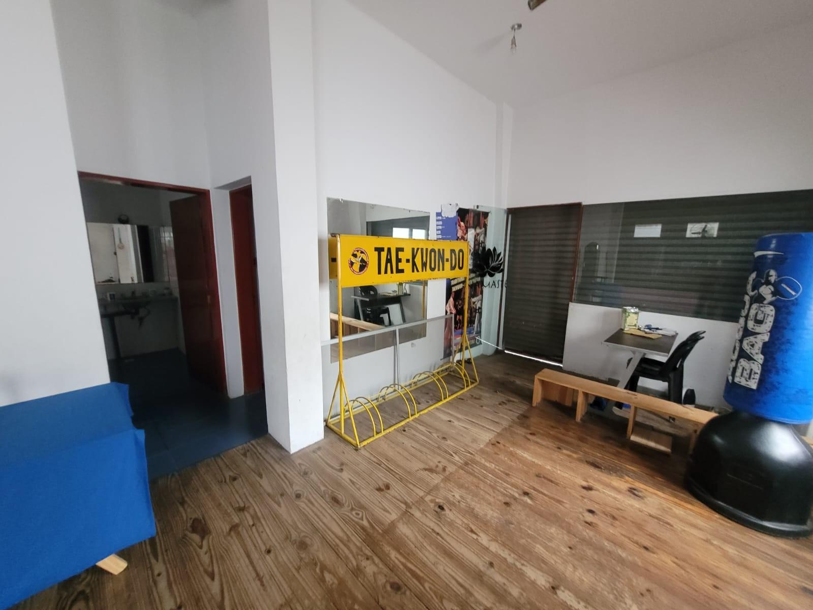 Excelente casa lote propio 10x29.28 con casa y local. Lezica 4100 San Justo — foto 12
